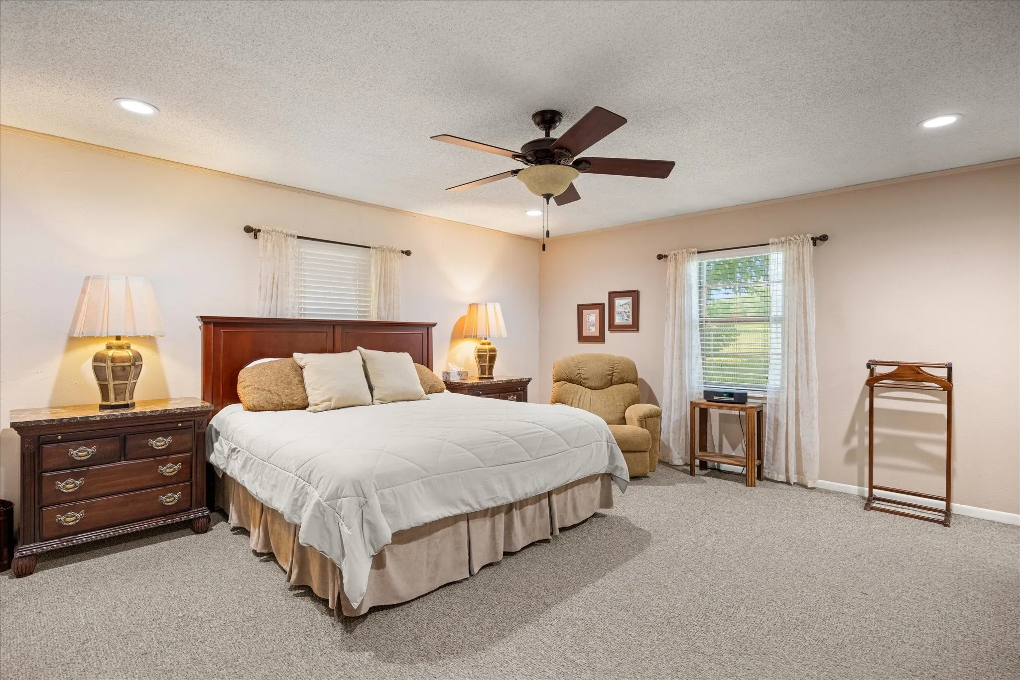 Farm For Sale in Hamilton County , 17305 N US Highway 281, Hico, Texas 76457, 3 Bedroom, 2 Bathroom, 2 Garage spaces, 2,530 Sqft, built in 1972, mls#21232210, Real Estate Agent in Hico, Homes For Sale in Hamilton county, Homes For Sale in Hico, Realtor in Hico Texas, Real Estate Brokerage Independent Realty Texas, Luminita Cordes Realtor