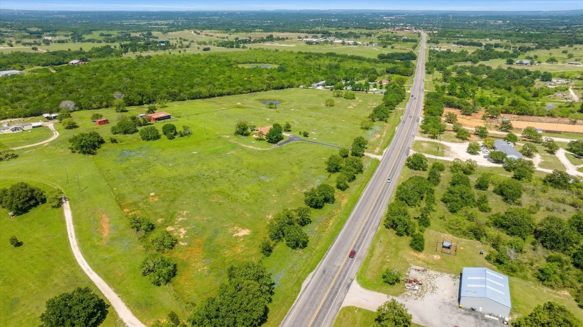Farm For Sale in Hamilton County , 17305 N US Highway 281, Hico, Texas 76457, 3 Bedroom, 2 Bathroom, 2 Garage spaces, 2,530 Sqft, built in 1972, mls#21232210, Real Estate Agent in Hico, Homes For Sale in Hamilton county, Homes For Sale in Hico, Realtor in Hico Texas, Real Estate Brokerage Independent Realty Texas, Luminita Cordes Realtor