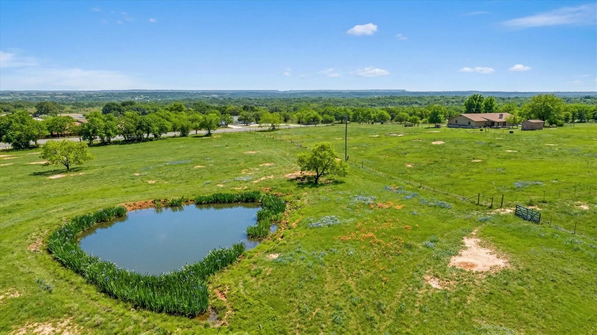 Farm For Sale in Hamilton County , 17305 N US Highway 281, Hico, Texas 76457, 3 Bedroom, 2 Bathroom, 2 Garage spaces, 2,530 Sqft, built in 1972, mls#21232210, Real Estate Agent in Hico, Homes For Sale in Hamilton county, Homes For Sale in Hico, Realtor in Hico Texas, Real Estate Brokerage Independent Realty Texas, Luminita Cordes Realtor