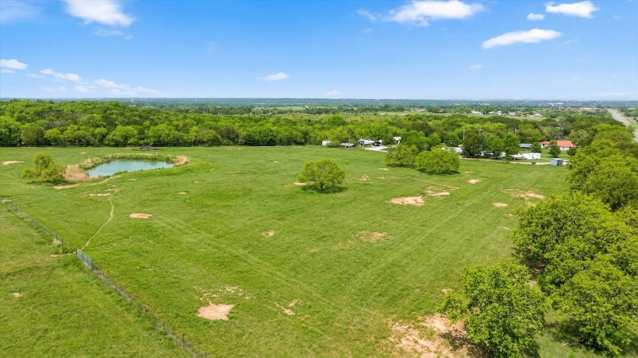 Farm For Sale in Hamilton County , 17305 N US Highway 281, Hico, Texas 76457, 3 Bedroom, 2 Bathroom, 2 Garage spaces, 2,530 Sqft, built in 1972, mls#21232210, Real Estate Agent in Hico, Homes For Sale in Hamilton county, Homes For Sale in Hico, Realtor in Hico Texas, Real Estate Brokerage Independent Realty Texas, Luminita Cordes Realtor