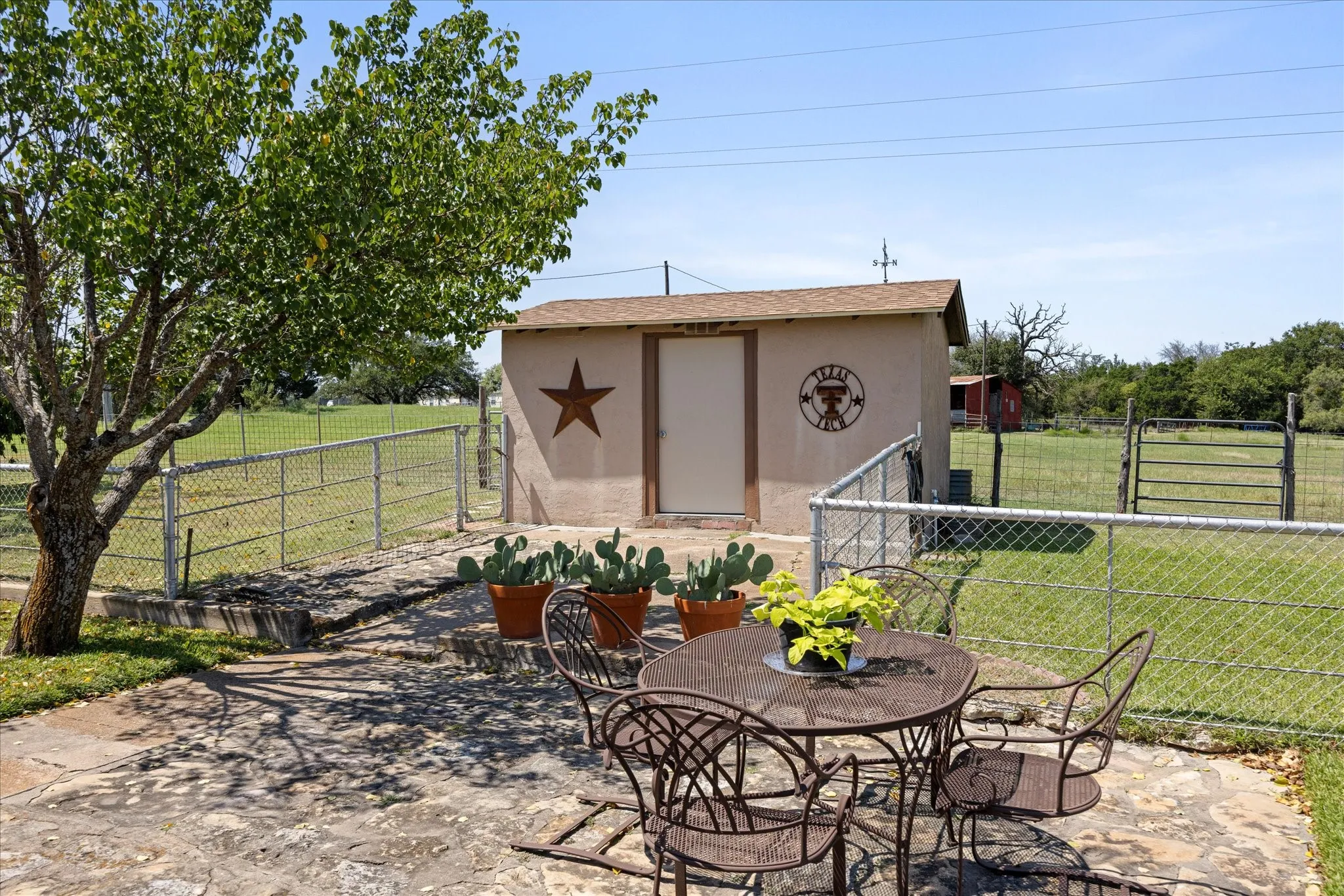 Farm For Sale in Hamilton County , 17305 N US Highway 281, Hico, Texas 76457, 3 Bedroom, 2 Bathroom, 2 Garage spaces, 2,530 Sqft, built in 1972, mls#21232210, Real Estate Agent in Hico, Homes For Sale in Hamilton county, Homes For Sale in Hico, Realtor in Hico Texas, Real Estate Brokerage Independent Realty Texas, Luminita Cordes Realtor