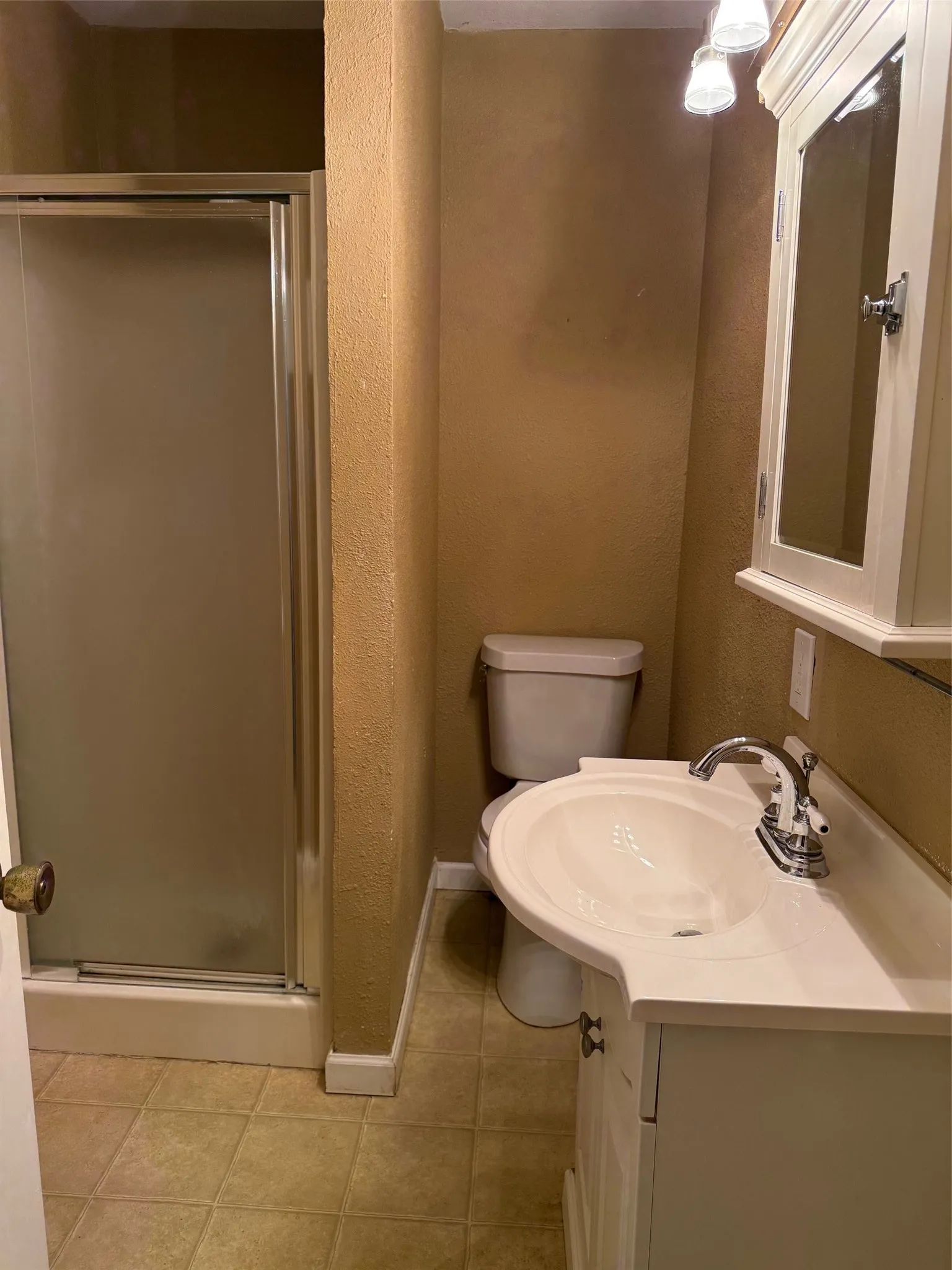 Single Family Residence For Sale in Mc Lennan County , 280 W 4th Street, Crawford, Texas 76638, 3 Bedroom, 2 Bathroom, Garage spaces, 1,744 Sqft, built in 1917, mls#21233082, Real Estate Agent in Crawford, Homes For Sale in Mc Lennan county, Homes For Sale in Crawford, Realtor in Crawford Texas, Real Estate Brokerage Independent Realty Texas, Luminita Cordes Realtor
