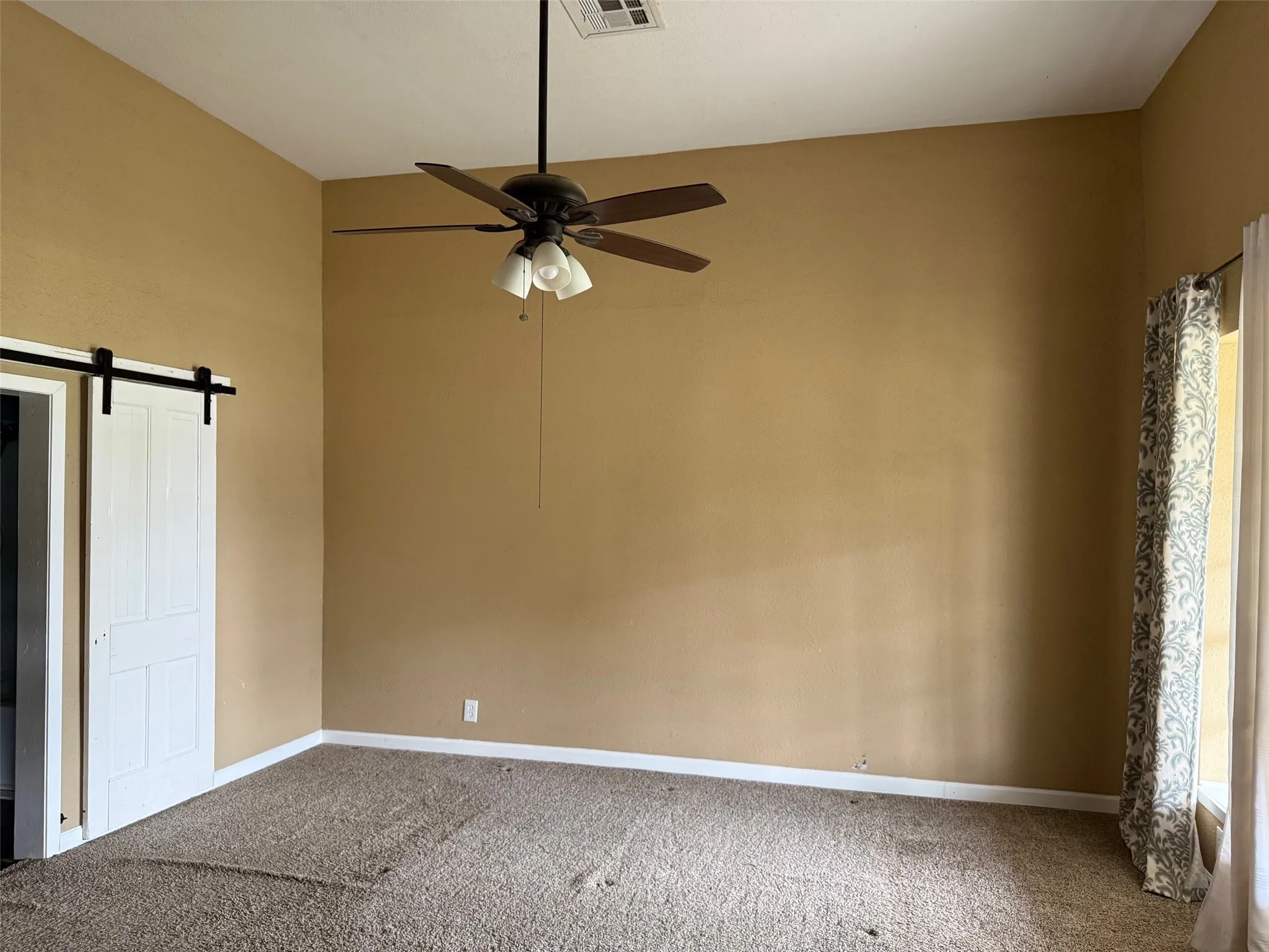 Single Family Residence For Sale in Mc Lennan County , 280 W 4th Street, Crawford, Texas 76638, 3 Bedroom, 2 Bathroom, Garage spaces, 1,744 Sqft, built in 1917, mls#21233082, Real Estate Agent in Crawford, Homes For Sale in Mc Lennan county, Homes For Sale in Crawford, Realtor in Crawford Texas, Real Estate Brokerage Independent Realty Texas, Luminita Cordes Realtor