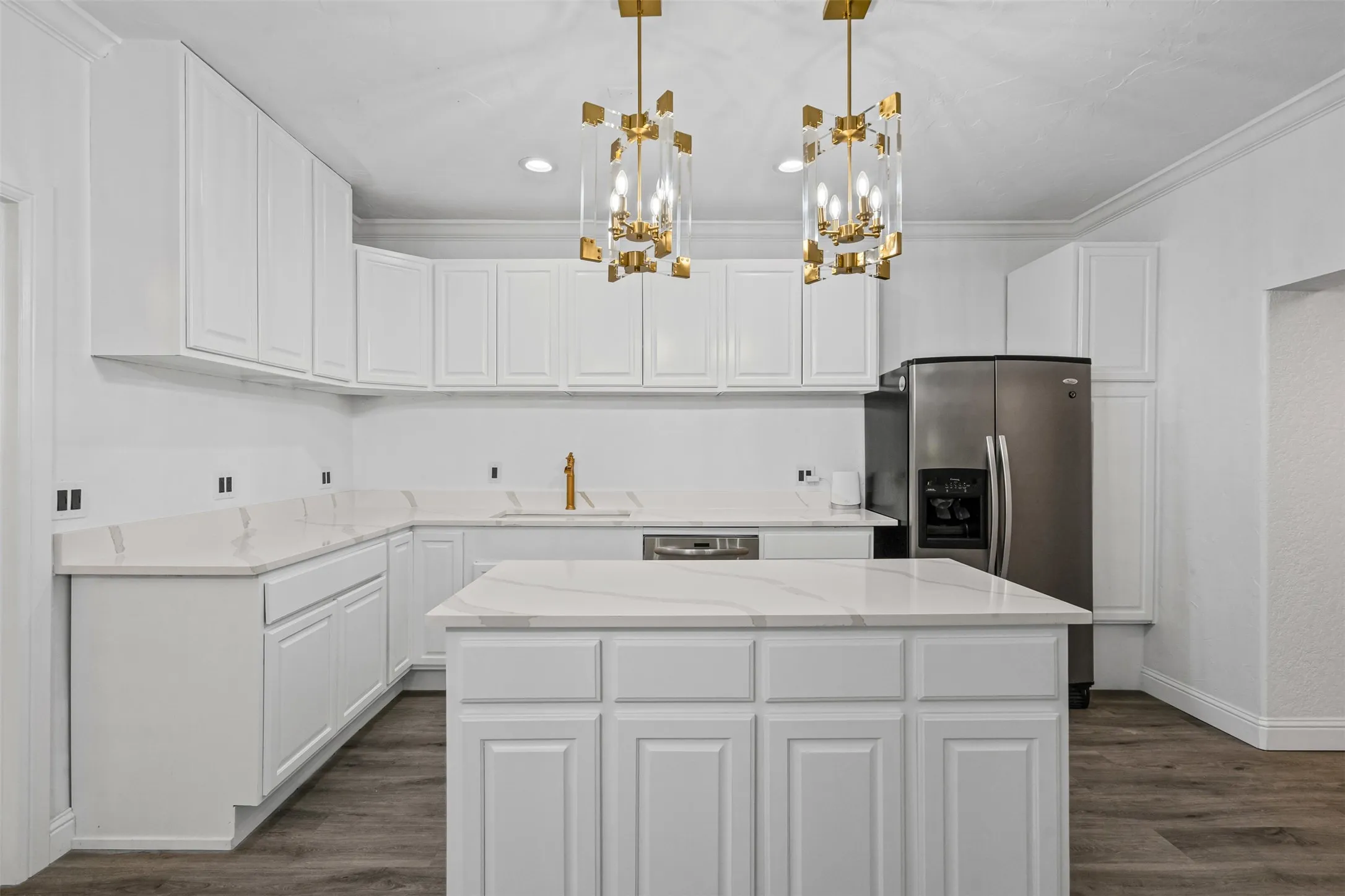 Single Family Residence For Sale in Parker County , 108 Dustin Circle, Hudson Oaks, Texas 76087, 7 Bedroom, 7 Bathroom, 3 Garage spaces, 7,397 Sqft, built in 1996, mls#21233090, Real Estate Agent in Hudson Oaks, Homes For Sale in Parker county, Homes For Sale in Hudson Oaks, Realtor in Hudson Oaks Texas, Real Estate Brokerage Independent Realty Texas, Luminita Cordes Realtor