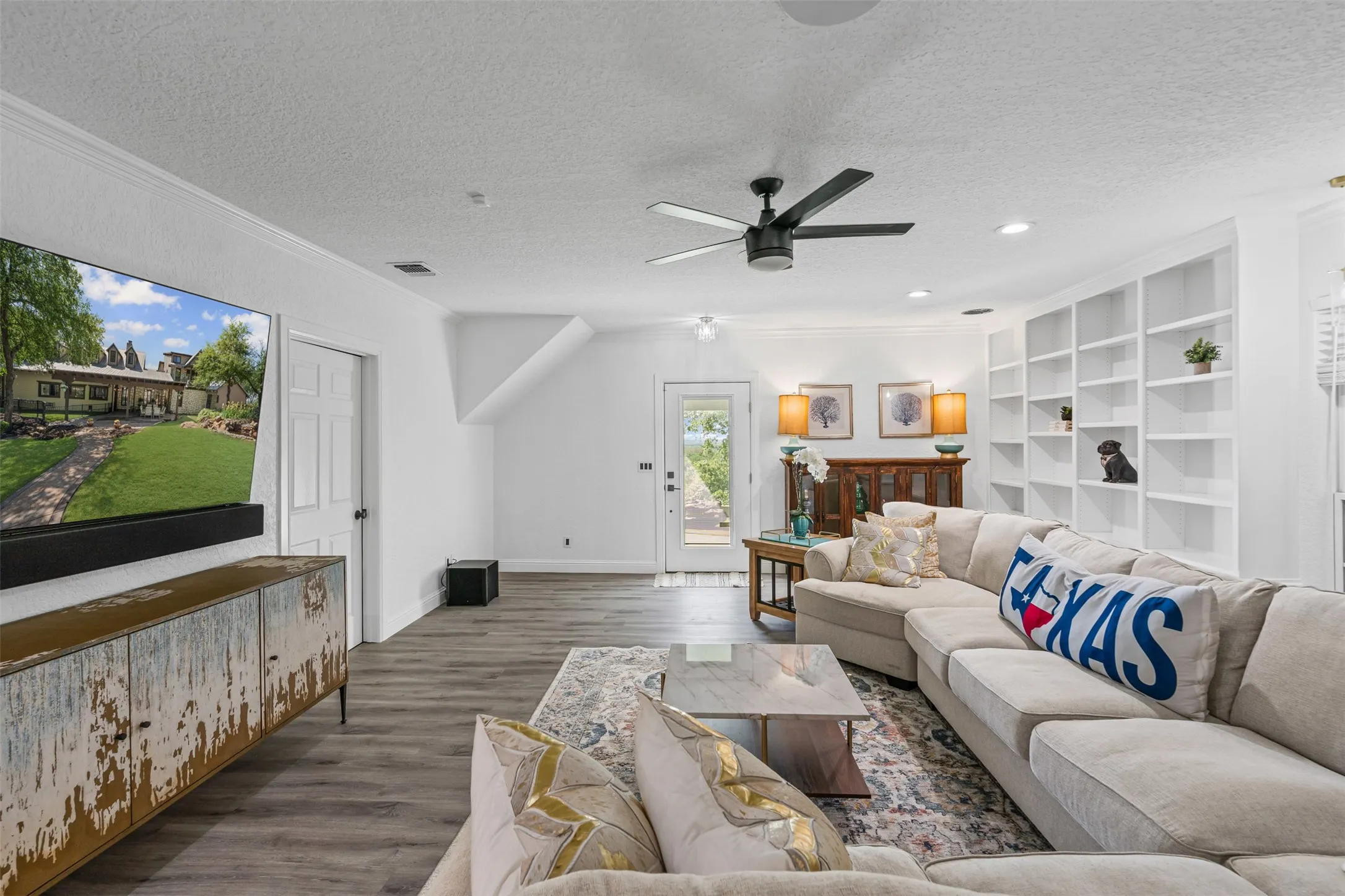 Single Family Residence For Sale in Parker County , 108 Dustin Circle, Hudson Oaks, Texas 76087, 7 Bedroom, 7 Bathroom, 3 Garage spaces, 7,397 Sqft, built in 1996, mls#21233090, Real Estate Agent in Hudson Oaks, Homes For Sale in Parker county, Homes For Sale in Hudson Oaks, Realtor in Hudson Oaks Texas, Real Estate Brokerage Independent Realty Texas, Luminita Cordes Realtor