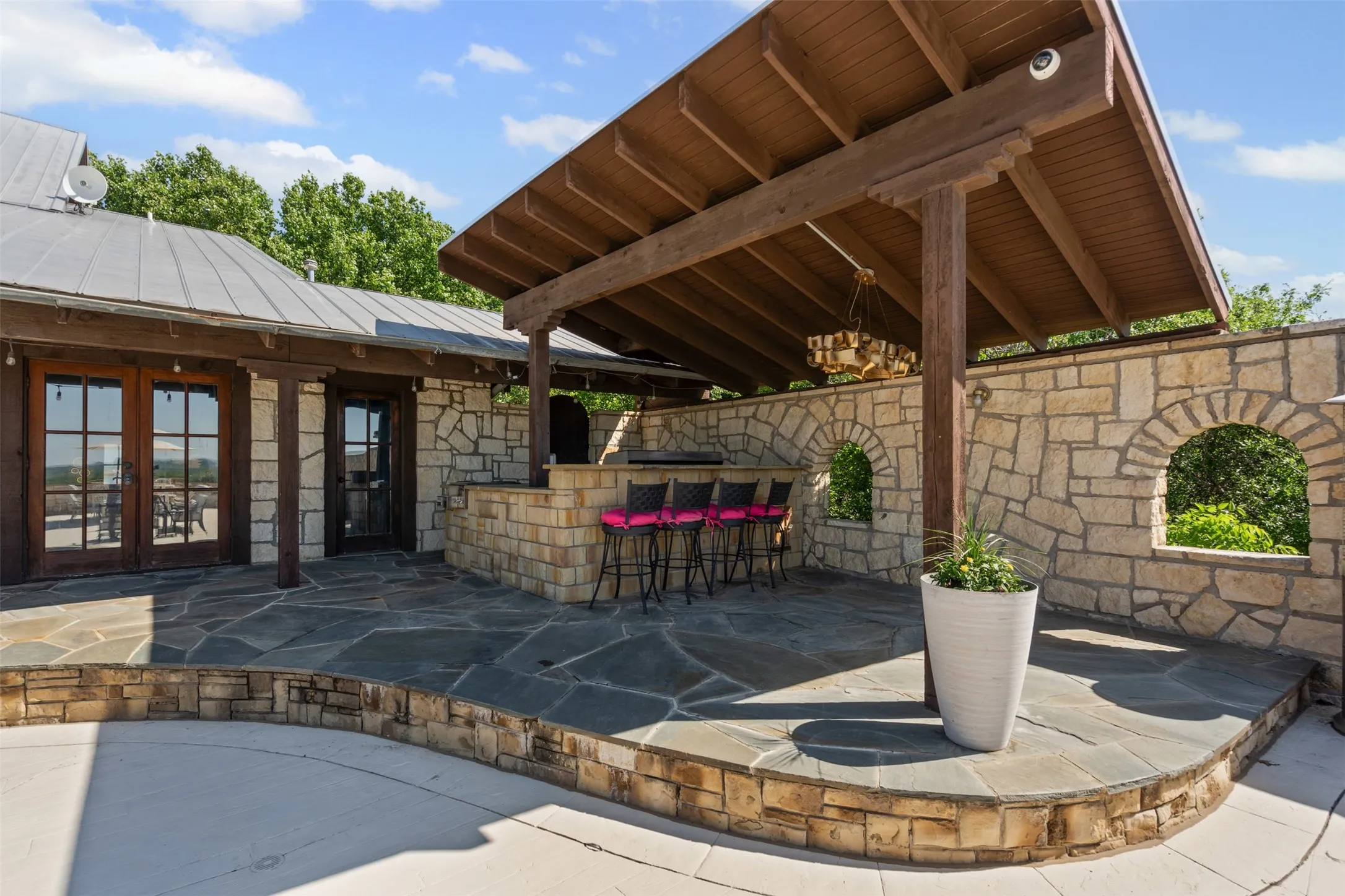 Single Family Residence For Sale in Parker County , 108 Dustin Circle, Hudson Oaks, Texas 76087, 7 Bedroom, 7 Bathroom, 3 Garage spaces, 7,397 Sqft, built in 1996, mls#21233090, Real Estate Agent in Hudson Oaks, Homes For Sale in Parker county, Homes For Sale in Hudson Oaks, Realtor in Hudson Oaks Texas, Real Estate Brokerage Independent Realty Texas, Luminita Cordes Realtor