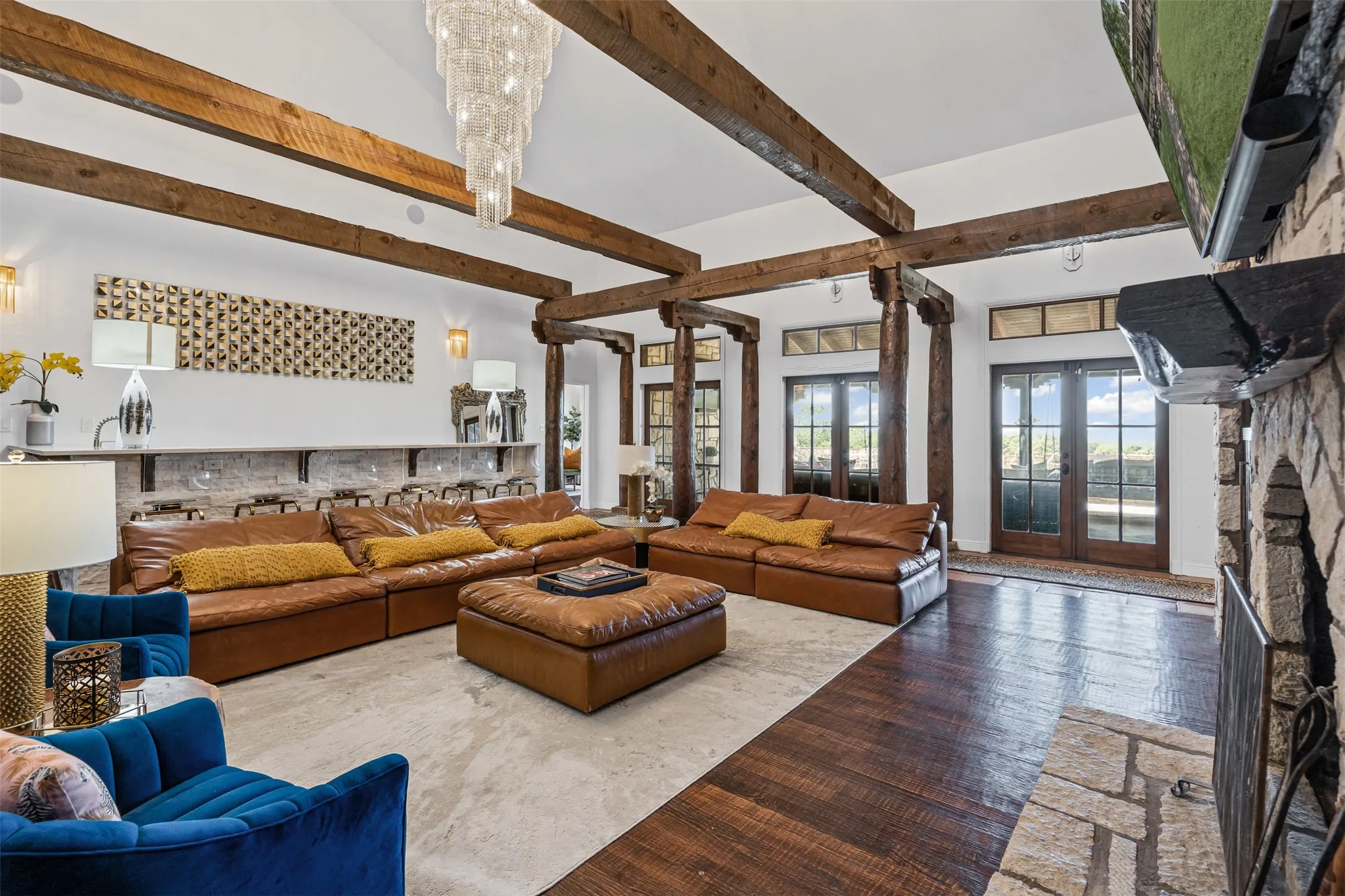Single Family Residence For Sale in Parker County , 108 Dustin Circle, Hudson Oaks, Texas 76087, 7 Bedroom, 7 Bathroom, 3 Garage spaces, 7,397 Sqft, built in 1996, mls#21233090, Real Estate Agent in Hudson Oaks, Homes For Sale in Parker county, Homes For Sale in Hudson Oaks, Realtor in Hudson Oaks Texas, Real Estate Brokerage Independent Realty Texas, Luminita Cordes Realtor