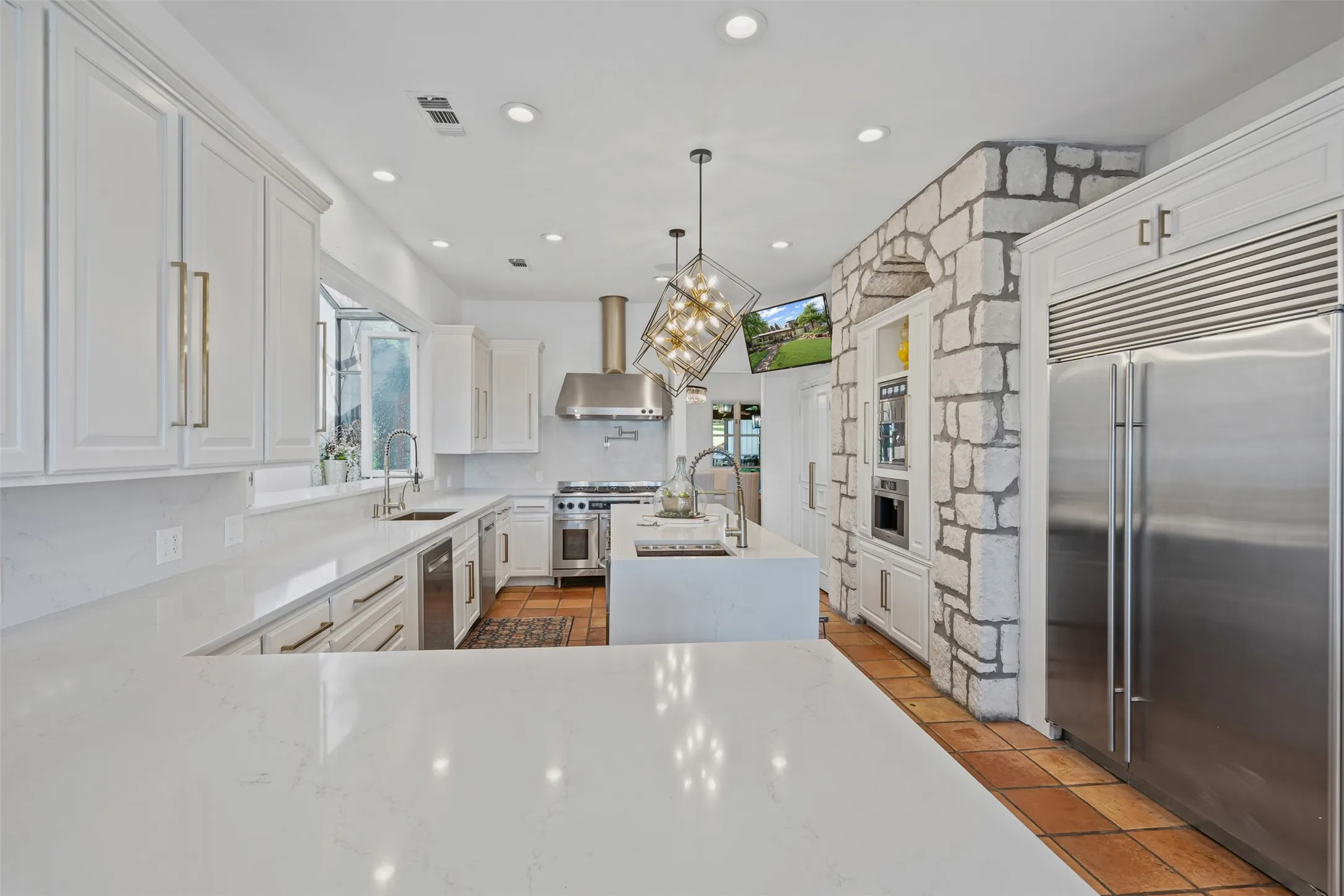 Single Family Residence For Sale in Parker County , 108 Dustin Circle, Hudson Oaks, Texas 76087, 7 Bedroom, 7 Bathroom, 3 Garage spaces, 7,397 Sqft, built in 1996, mls#21233090, Real Estate Agent in Hudson Oaks, Homes For Sale in Parker county, Homes For Sale in Hudson Oaks, Realtor in Hudson Oaks Texas, Real Estate Brokerage Independent Realty Texas, Luminita Cordes Realtor