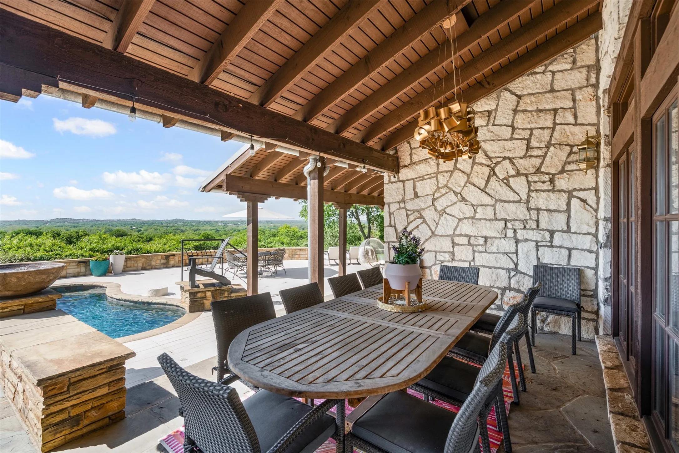 Single Family Residence For Sale in Parker County , 108 Dustin Circle, Hudson Oaks, Texas 76087, 7 Bedroom, 7 Bathroom, 3 Garage spaces, 7,397 Sqft, built in 1996, mls#21233090, Real Estate Agent in Hudson Oaks, Homes For Sale in Parker county, Homes For Sale in Hudson Oaks, Realtor in Hudson Oaks Texas, Real Estate Brokerage Independent Realty Texas, Luminita Cordes Realtor