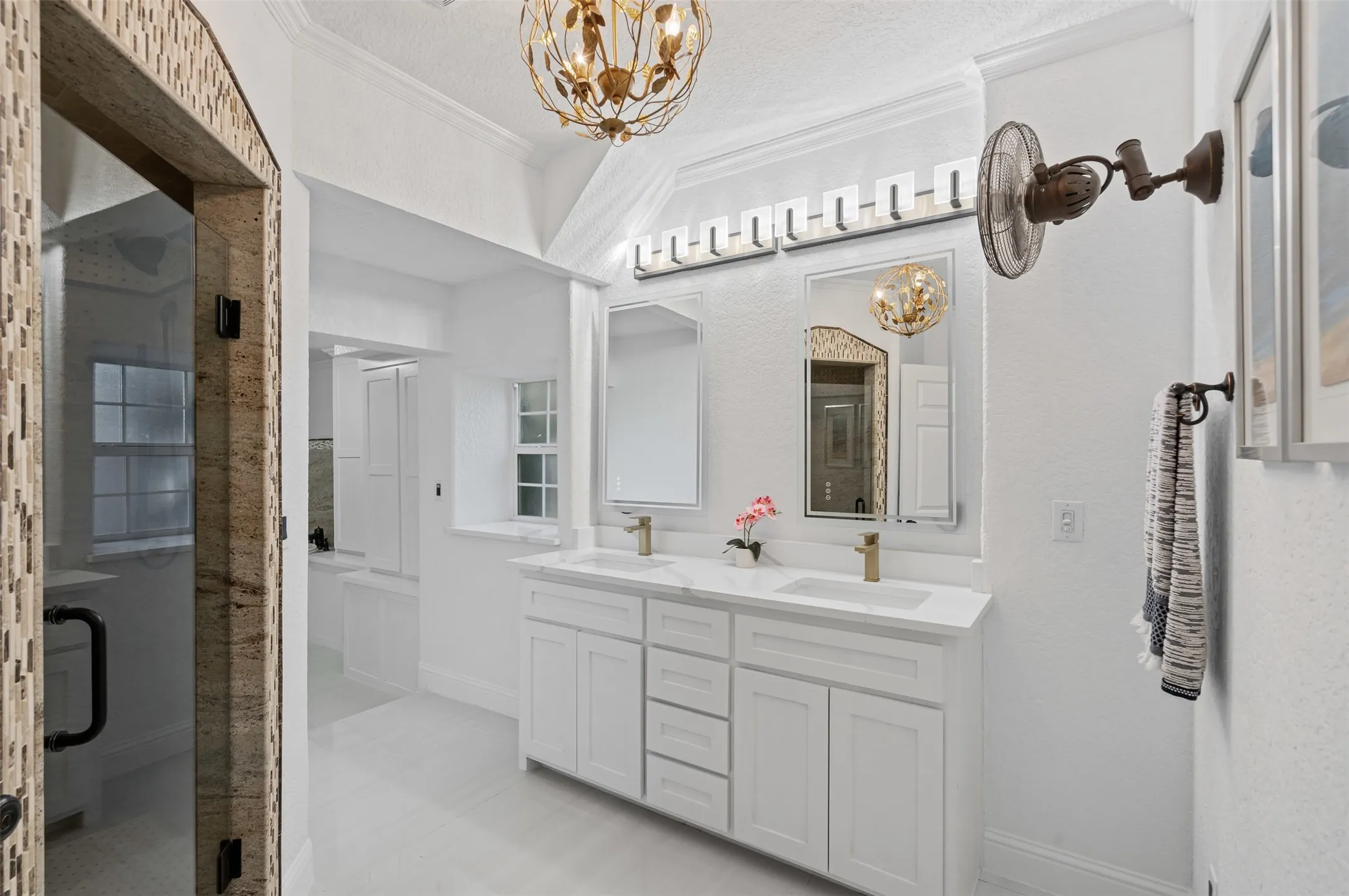 Single Family Residence For Sale in Parker County , 108 Dustin Circle, Hudson Oaks, Texas 76087, 7 Bedroom, 7 Bathroom, 3 Garage spaces, 7,397 Sqft, built in 1996, mls#21233090, Real Estate Agent in Hudson Oaks, Homes For Sale in Parker county, Homes For Sale in Hudson Oaks, Realtor in Hudson Oaks Texas, Real Estate Brokerage Independent Realty Texas, Luminita Cordes Realtor