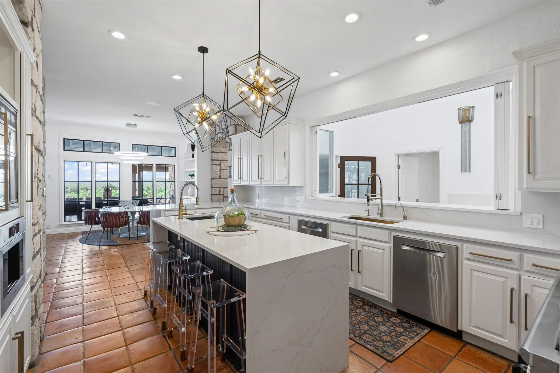 Single Family Residence For Sale in Parker County , 108 Dustin Circle, Hudson Oaks, Texas 76087, 7 Bedroom, 7 Bathroom, 3 Garage spaces, 7,397 Sqft, built in 1996, mls#21233090, Real Estate Agent in Hudson Oaks, Homes For Sale in Parker county, Homes For Sale in Hudson Oaks, Realtor in Hudson Oaks Texas, Real Estate Brokerage Independent Realty Texas, Luminita Cordes Realtor