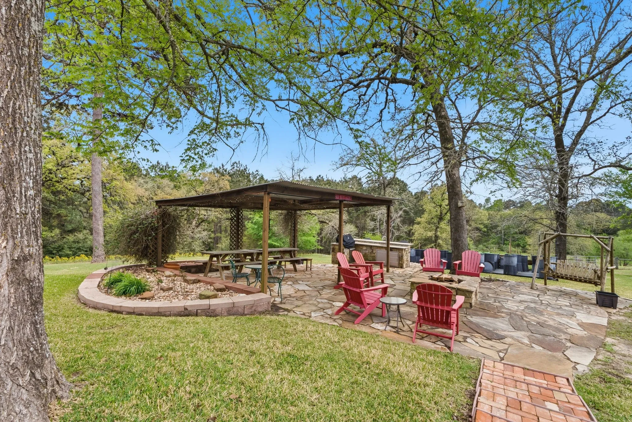 Farm For Sale in Houston County , 689 & 691 FM 1272, Grapeland, Texas 75844, 4 Bedroom, 4 Bathroom, 2 Garage spaces, 3,489 Sqft, built in 1997, Preowned, mls#21226943, Real Estate Agent in Grapeland, Homes For Sale in Houston county, Homes For Sale in Grapeland, Realtor in Grapeland Texas, Real Estate Brokerage Independent Realty Texas, Luminita Cordes Realtor