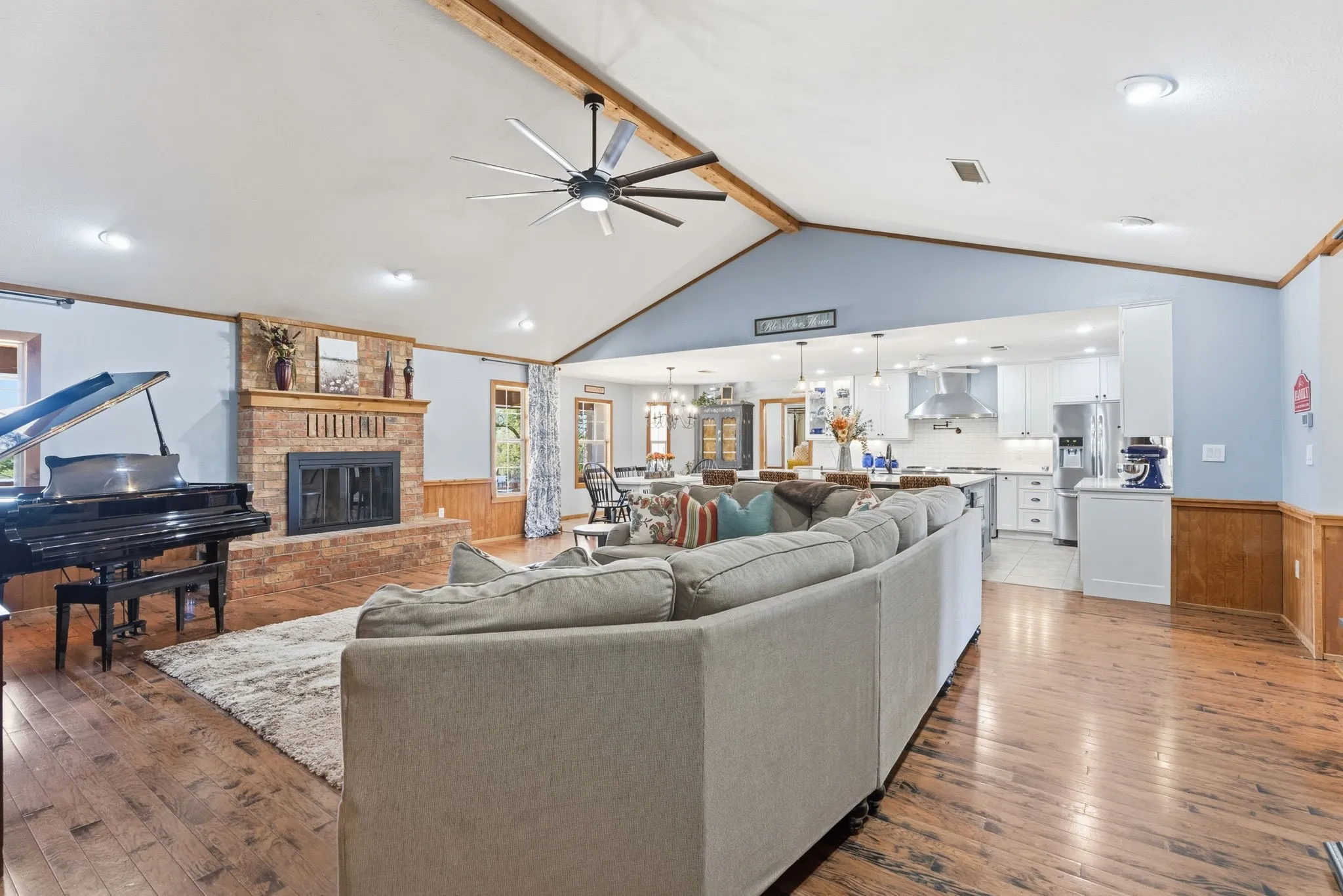 Farm For Sale in Houston County , 689 & 691 FM 1272, Grapeland, Texas 75844, 4 Bedroom, 4 Bathroom, 2 Garage spaces, 3,489 Sqft, built in 1997, Preowned, mls#21226943, Real Estate Agent in Grapeland, Homes For Sale in Houston county, Homes For Sale in Grapeland, Realtor in Grapeland Texas, Real Estate Brokerage Independent Realty Texas, Luminita Cordes Realtor