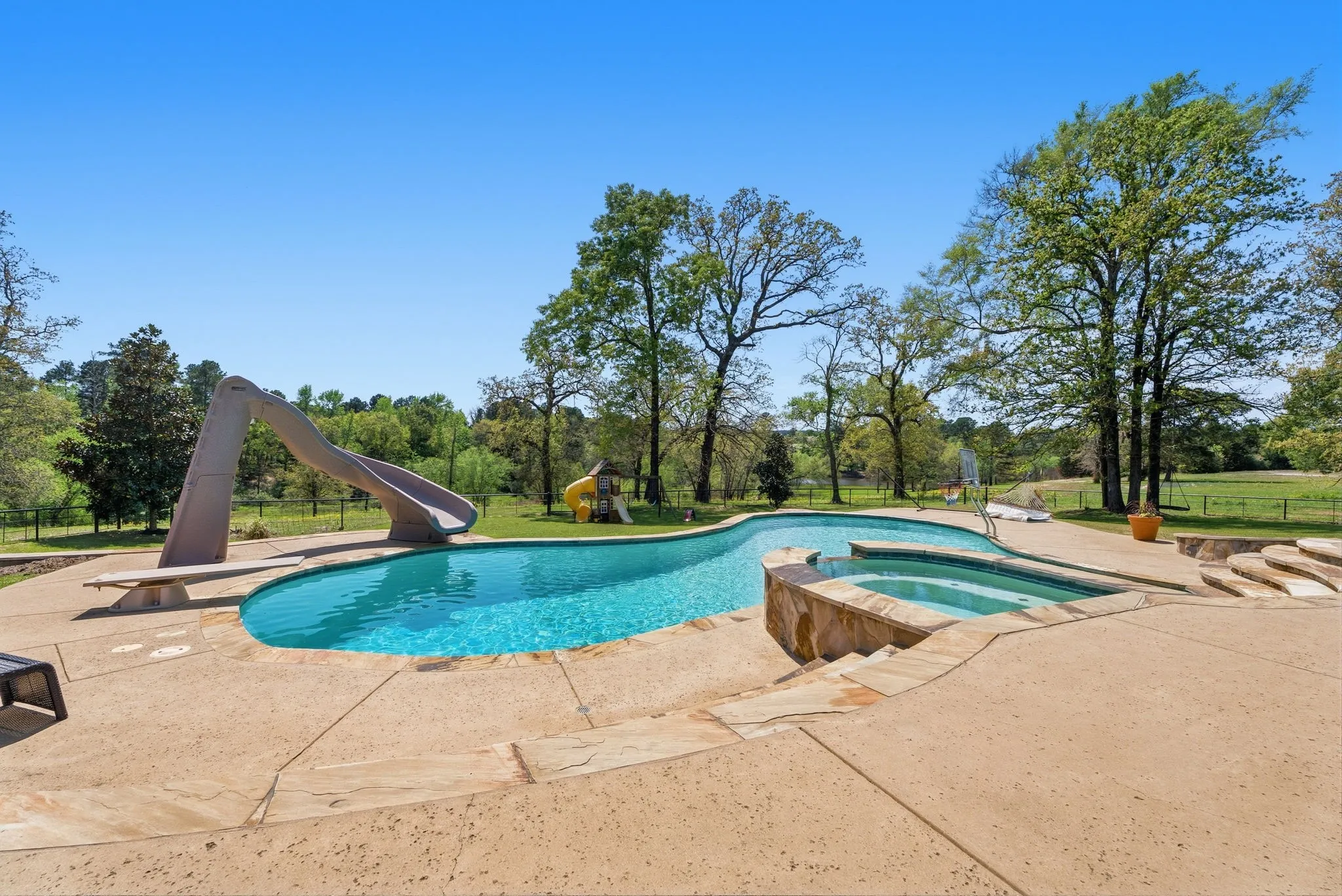 Farm For Sale in Houston County , 689 & 691 FM 1272, Grapeland, Texas 75844, 4 Bedroom, 4 Bathroom, 2 Garage spaces, 3,489 Sqft, built in 1997, Preowned, mls#21226943, Real Estate Agent in Grapeland, Homes For Sale in Houston county, Homes For Sale in Grapeland, Realtor in Grapeland Texas, Real Estate Brokerage Independent Realty Texas, Luminita Cordes Realtor