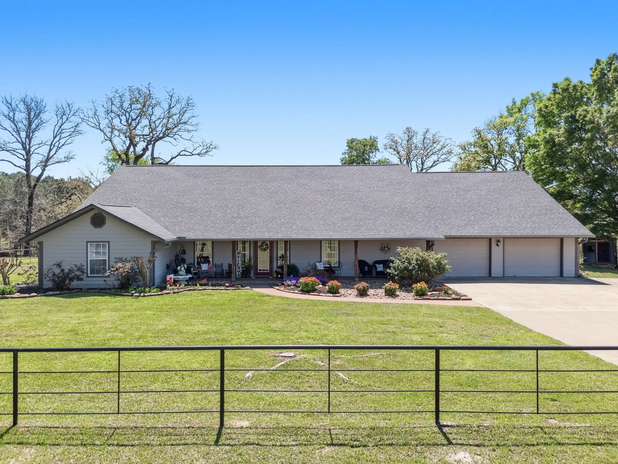 Farm For Sale in Houston County , 689 & 691 FM 1272, Grapeland, Texas 75844, 4 Bedroom, 4 Bathroom, 2 Garage spaces, 3,489 Sqft, built in 1997, Preowned, mls#21226943, Real Estate Agent in Grapeland, Homes For Sale in Houston county, Homes For Sale in Grapeland, Realtor in Grapeland Texas, Real Estate Brokerage Independent Realty Texas, Luminita Cordes Realtor