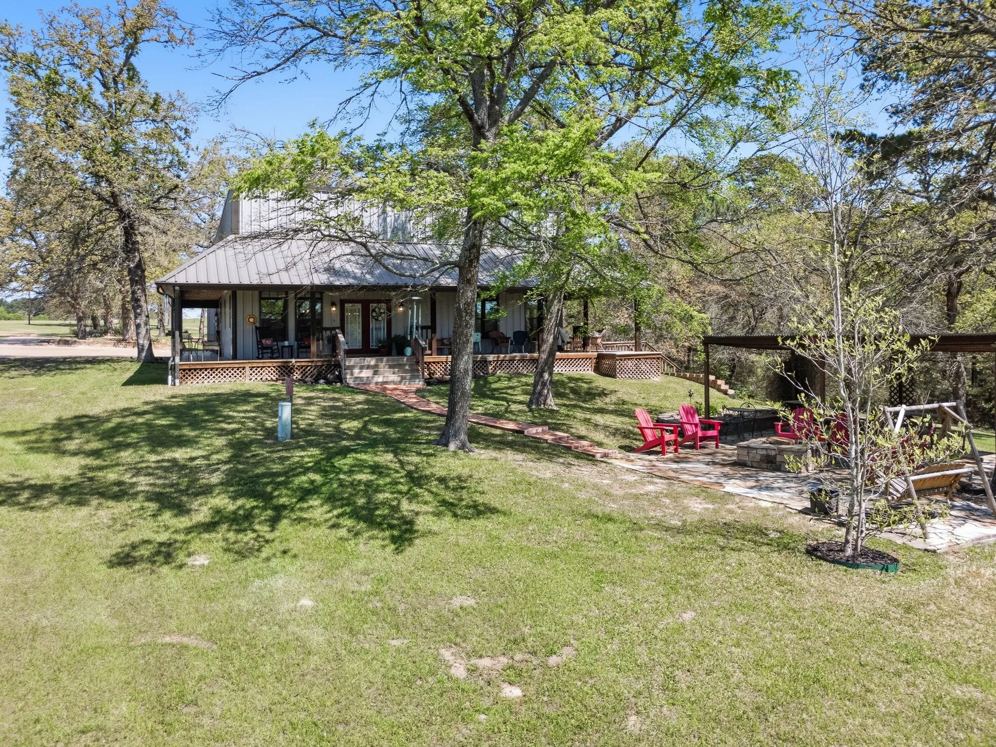 Farm For Sale in Houston County , 689 & 691 FM 1272, Grapeland, Texas 75844, 4 Bedroom, 4 Bathroom, 2 Garage spaces, 3,489 Sqft, built in 1997, Preowned, mls#21226943, Real Estate Agent in Grapeland, Homes For Sale in Houston county, Homes For Sale in Grapeland, Realtor in Grapeland Texas, Real Estate Brokerage Independent Realty Texas, Luminita Cordes Realtor