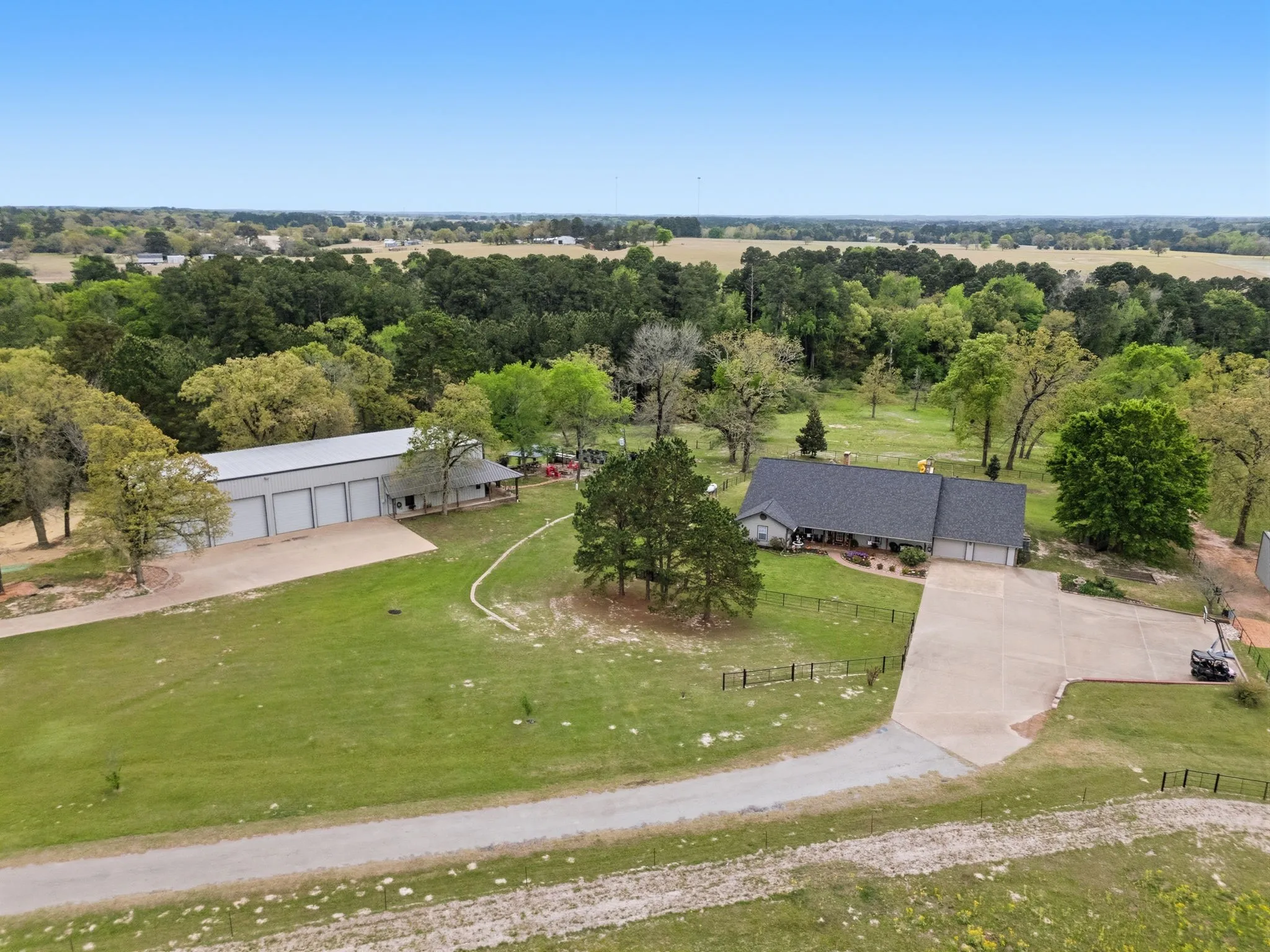 Farm For Sale in Houston County , 689 & 691 FM 1272, Grapeland, Texas 75844, 4 Bedroom, 4 Bathroom, 2 Garage spaces, 3,489 Sqft, built in 1997, Preowned, mls#21226943, Real Estate Agent in Grapeland, Homes For Sale in Houston county, Homes For Sale in Grapeland, Realtor in Grapeland Texas, Real Estate Brokerage Independent Realty Texas, Luminita Cordes Realtor