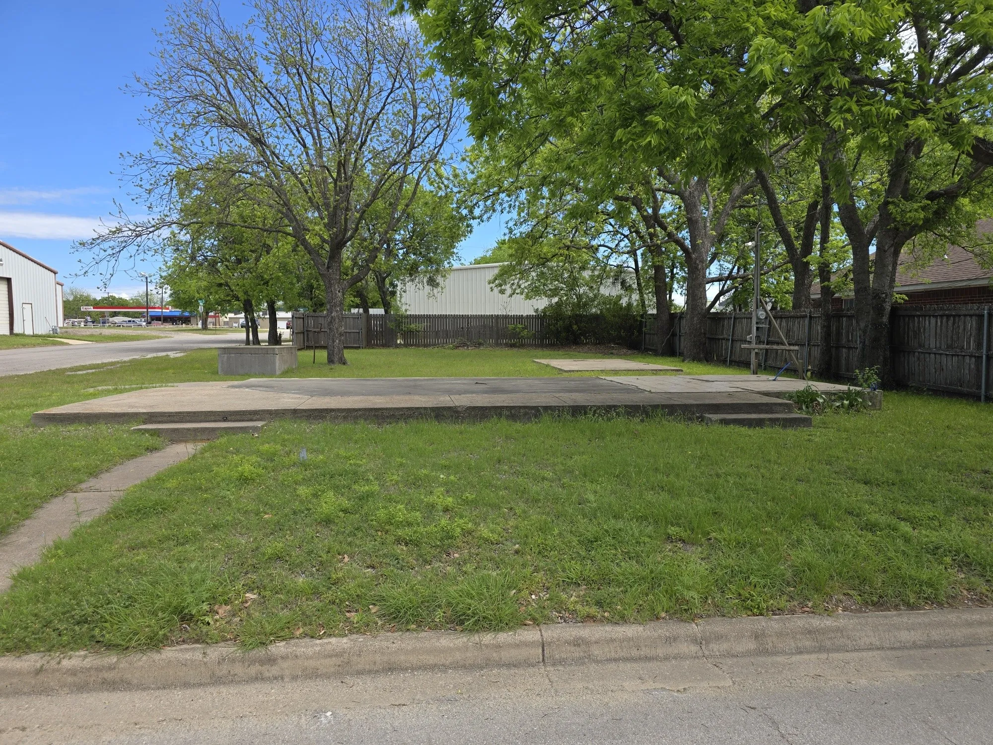 Improved Land For Sale in Johnson County , 811 Hillsboro Street, Cleburne, Texas 76033, 0, 0, Garage spaces, 0 Sqft, built in 0, mls#21233147, Real Estate Agent in Cleburne, Homes For Sale in Johnson county, Homes For Sale in Cleburne, Realtor in Cleburne Texas, Real Estate Brokerage Independent Realty Texas, Luminita Cordes Realtor