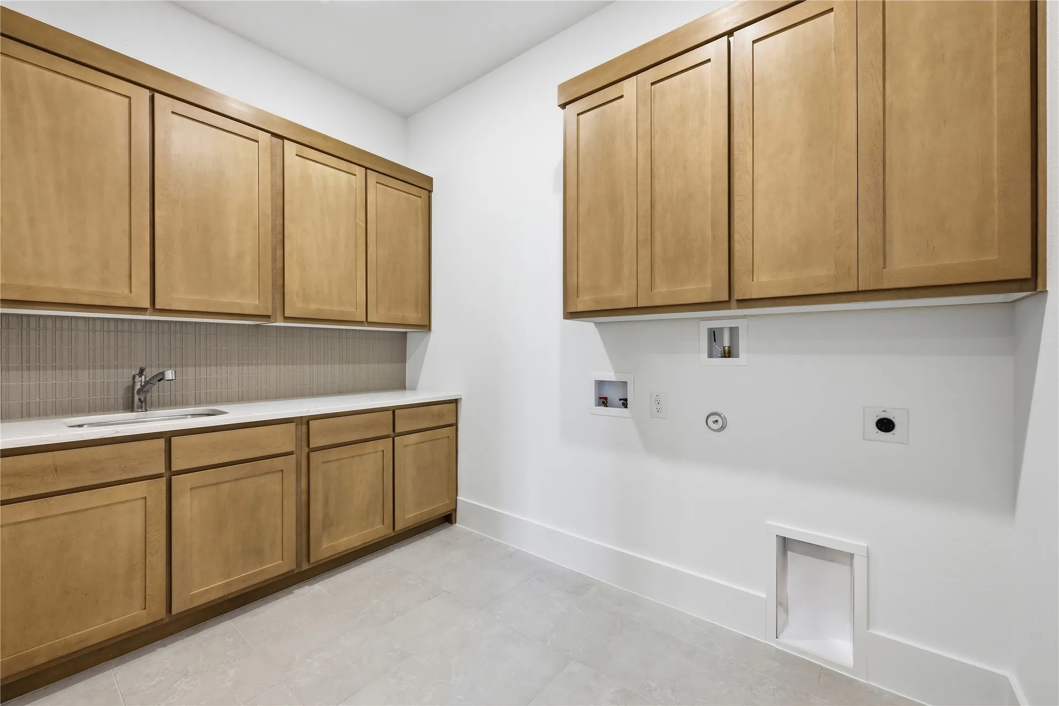 Single Family Residence For Sale in Tarrant County , 8417 Witt Street, North Richland Hills, Texas 76182, 3 Bedrooms, 4 Bathrooms, 2 Garage spaces, 2,897 Sqft, built in 2026, New Construction - Incomplete, Price $889,900, mls#21233206, Real Estate Agent in North Richland Hills, Homes For Sale in Tarrant county, Homes For Sale in North Richland Hills, Realtor in North Richland Hills Texas, Real Estate Brokerage Independent Realty Texas, Luminita Cordes Realtor
