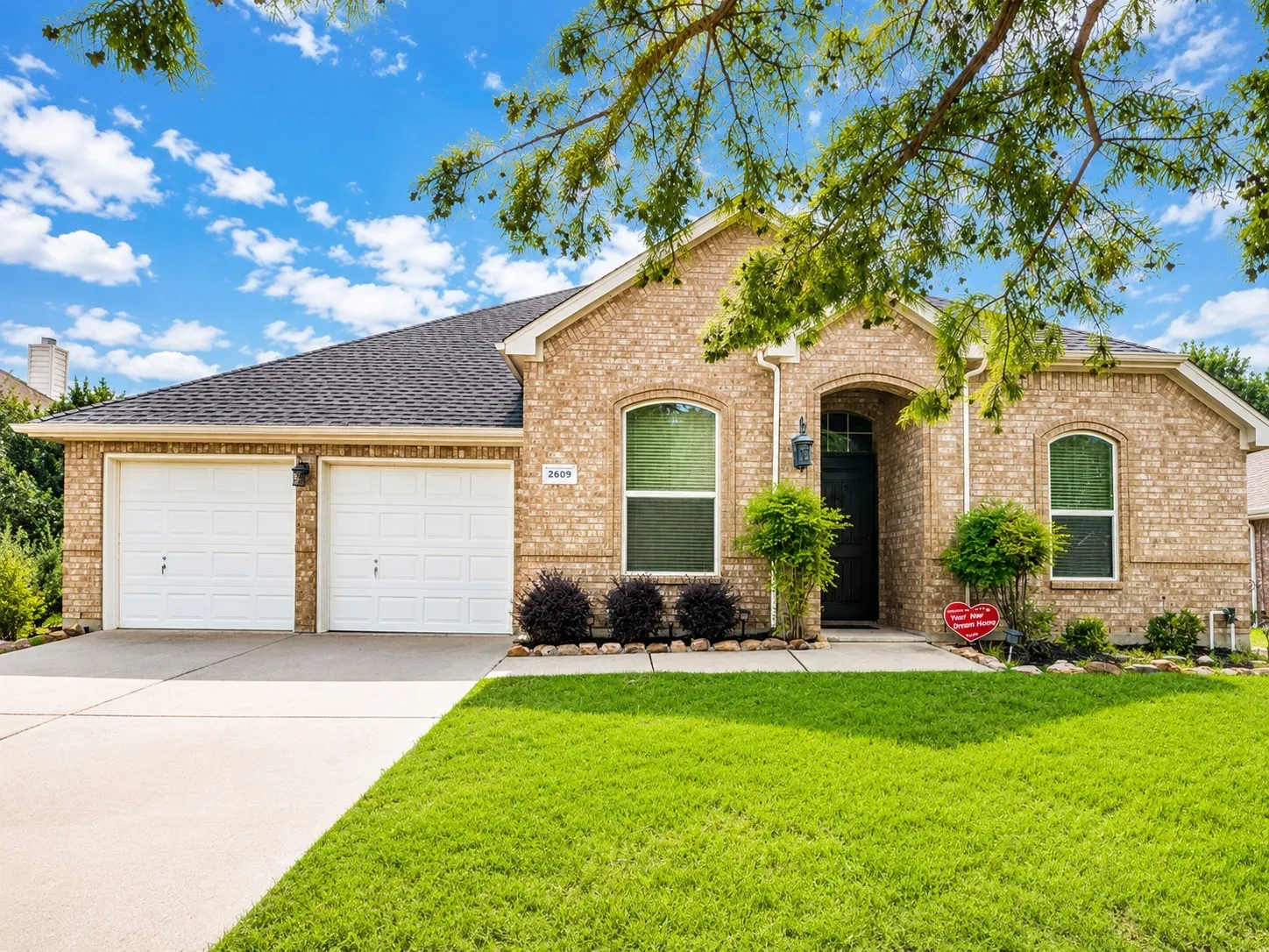 Single Family Residence For Sale in Denton County , 2609 Valencia Lane, Denton, Texas 76210, 4 Bedroom, 2 Bathroom, 2 Garage spaces, 2,362 Sqft, built in 2002, mls#21233213, Real Estate Agent in Denton, Homes For Sale in Denton county, Homes For Sale in Denton, Realtor in Denton Texas, Real Estate Brokerage Independent Realty Texas, Luminita Cordes Realtor