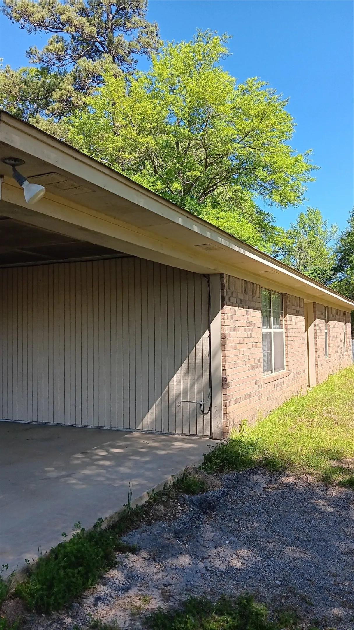 Single Family Residence For Rent in Upshur County , 1918 US Highway 259 S. S, Diana, Texas 75640, 3 Bedroom, 2 Bathroom, 2 Garage spaces, 1,476 Sqft, built in 1988, mls#21233215, Real Estate Agent in Diana, Homes For Rent in Upshur county, Homes For Rent in Diana, Realtor in Diana Texas, Real Estate Brokerage Independent Realty Texas, Luminita Cordes Realtor