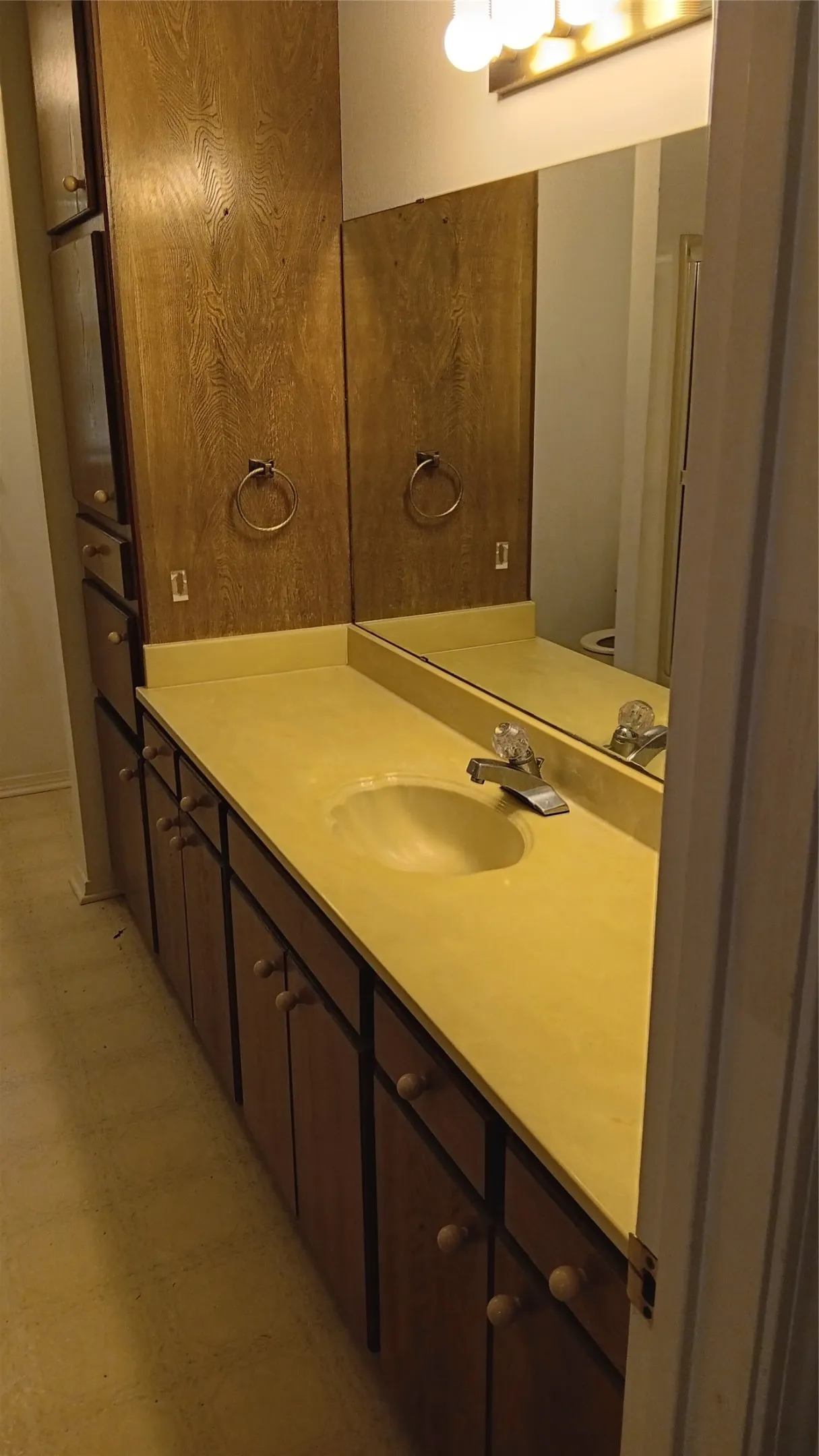 Single Family Residence For Rent in Upshur County , 1918 US Highway 259 S. S, Diana, Texas 75640, 3 Bedroom, 2 Bathroom, 2 Garage spaces, 1,476 Sqft, built in 1988, mls#21233215, Real Estate Agent in Diana, Homes For Rent in Upshur county, Homes For Rent in Diana, Realtor in Diana Texas, Real Estate Brokerage Independent Realty Texas, Luminita Cordes Realtor