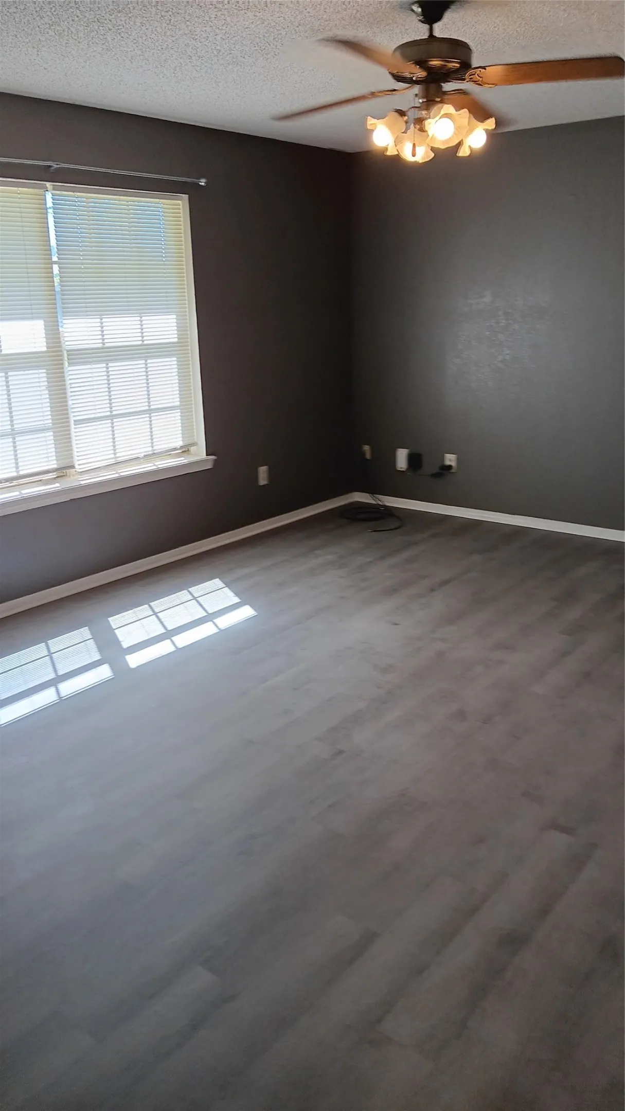 Single Family Residence For Rent in Upshur County , 1918 US Highway 259 S. S, Diana, Texas 75640, 3 Bedroom, 2 Bathroom, 2 Garage spaces, 1,476 Sqft, built in 1988, mls#21233215, Real Estate Agent in Diana, Homes For Rent in Upshur county, Homes For Rent in Diana, Realtor in Diana Texas, Real Estate Brokerage Independent Realty Texas, Luminita Cordes Realtor
