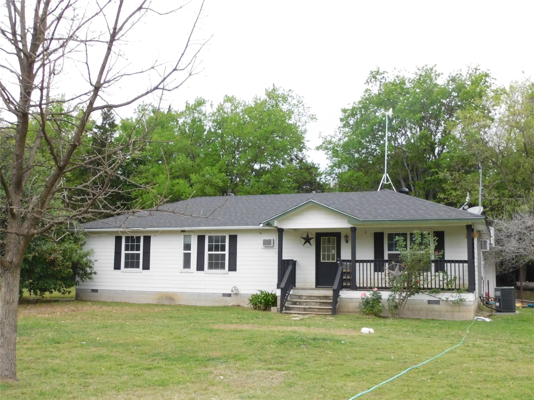 Farm For Sale in Hill County , 1032 Fm 936, Hubbard, Texas 76648, 3 Bedroom, 2 Bathroom, 2 Garage spaces, 1,940 Sqft, built in 1999, Preowned, mls#21233219, Real Estate Agent in Hubbard, Homes For Sale in Hill county, Homes For Sale in Hubbard, Realtor in Hubbard Texas, Real Estate Brokerage Independent Realty Texas, Luminita Cordes Realtor