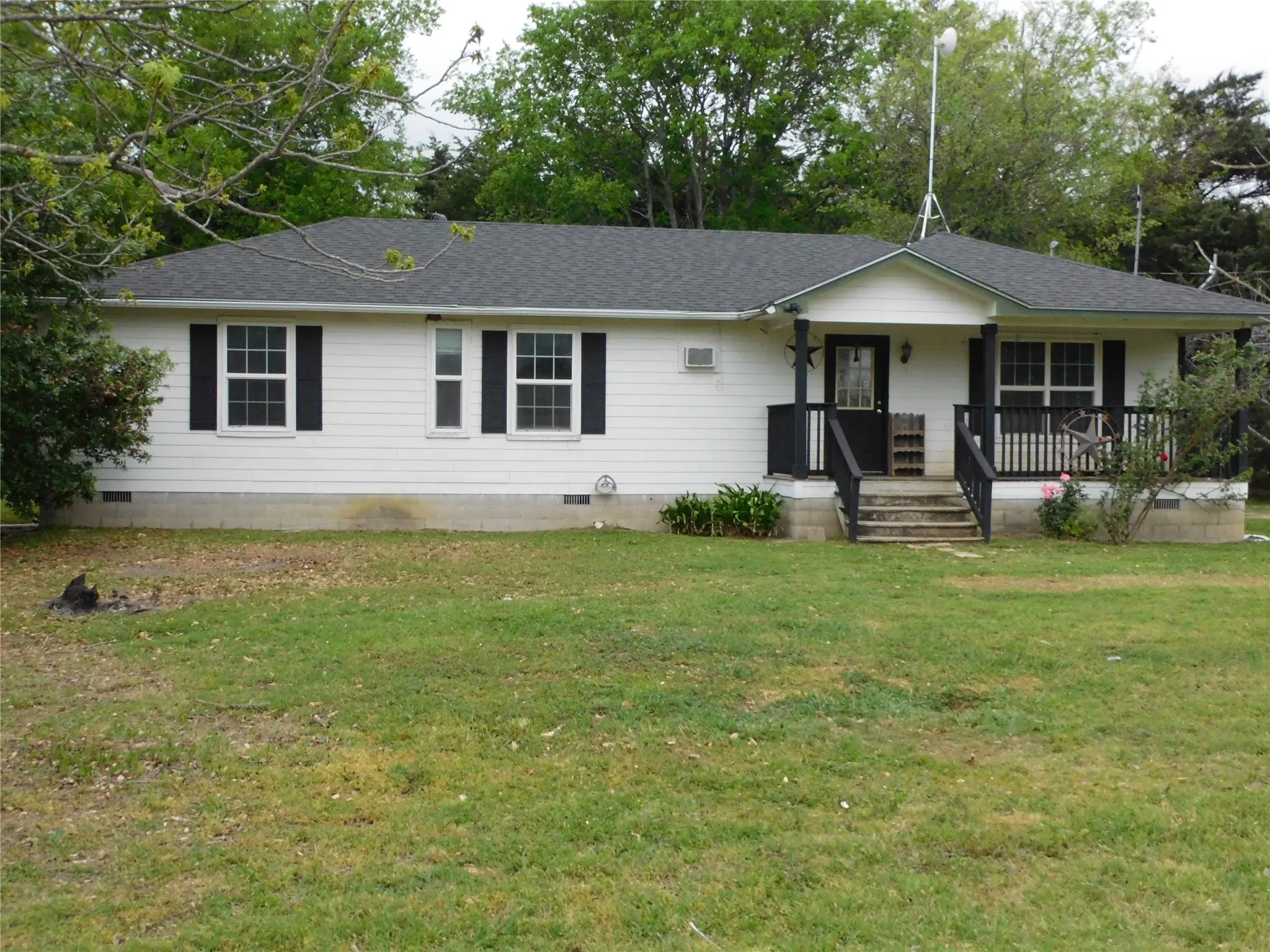 Farm For Sale in Hill County , 1032 Fm 936, Hubbard, Texas 76648, 3 Bedroom, 2 Bathroom, 2 Garage spaces, 1,940 Sqft, built in 1999, Preowned, mls#21233219, Real Estate Agent in Hubbard, Homes For Sale in Hill county, Homes For Sale in Hubbard, Realtor in Hubbard Texas, Real Estate Brokerage Independent Realty Texas, Luminita Cordes Realtor