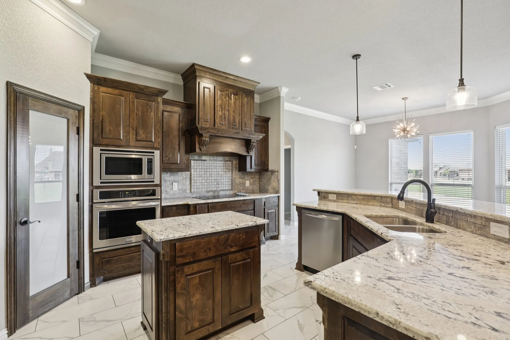 Single Family Residence For Sale in Parker County , 1020 Jesse James Lane, Springtown, Texas 76082, 4 Bedroom, 2 Bathroom, 3 Garage spaces, 2,535 Sqft, built in 2018, Preowned, mls#21230511, Real Estate Agent in Springtown, Homes For Sale in Parker county, Homes For Sale in Springtown, Realtor in Springtown Texas, Real Estate Brokerage Independent Realty Texas, Luminita Cordes Realtor