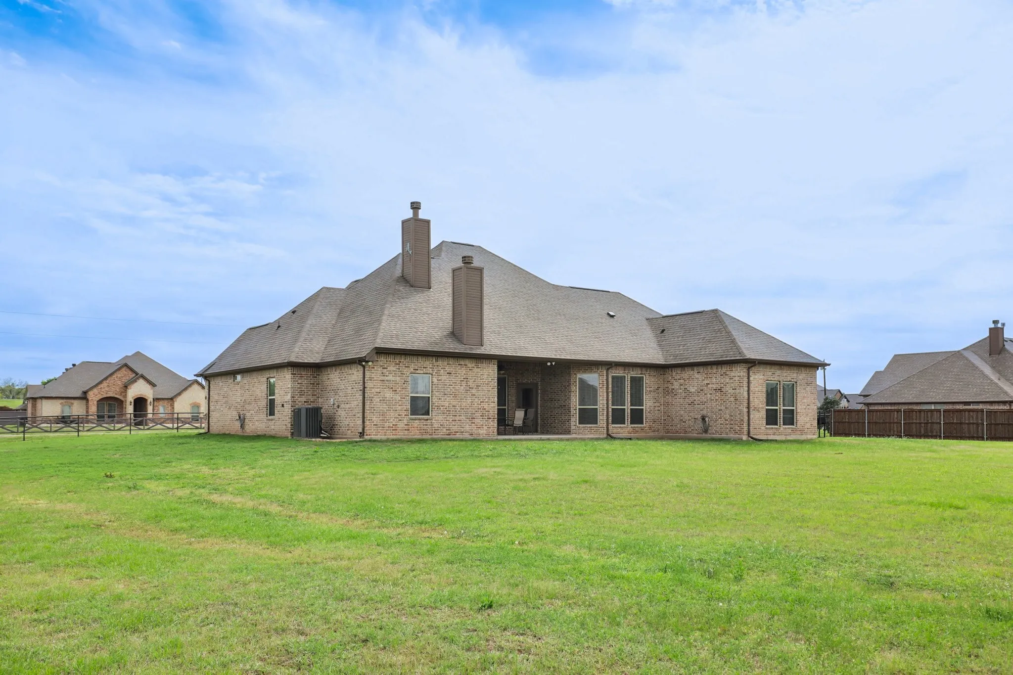 Single Family Residence For Sale in Parker County , 1020 Jesse James Lane, Springtown, Texas 76082, 4 Bedroom, 2 Bathroom, 3 Garage spaces, 2,535 Sqft, built in 2018, Preowned, mls#21230511, Real Estate Agent in Springtown, Homes For Sale in Parker county, Homes For Sale in Springtown, Realtor in Springtown Texas, Real Estate Brokerage Independent Realty Texas, Luminita Cordes Realtor