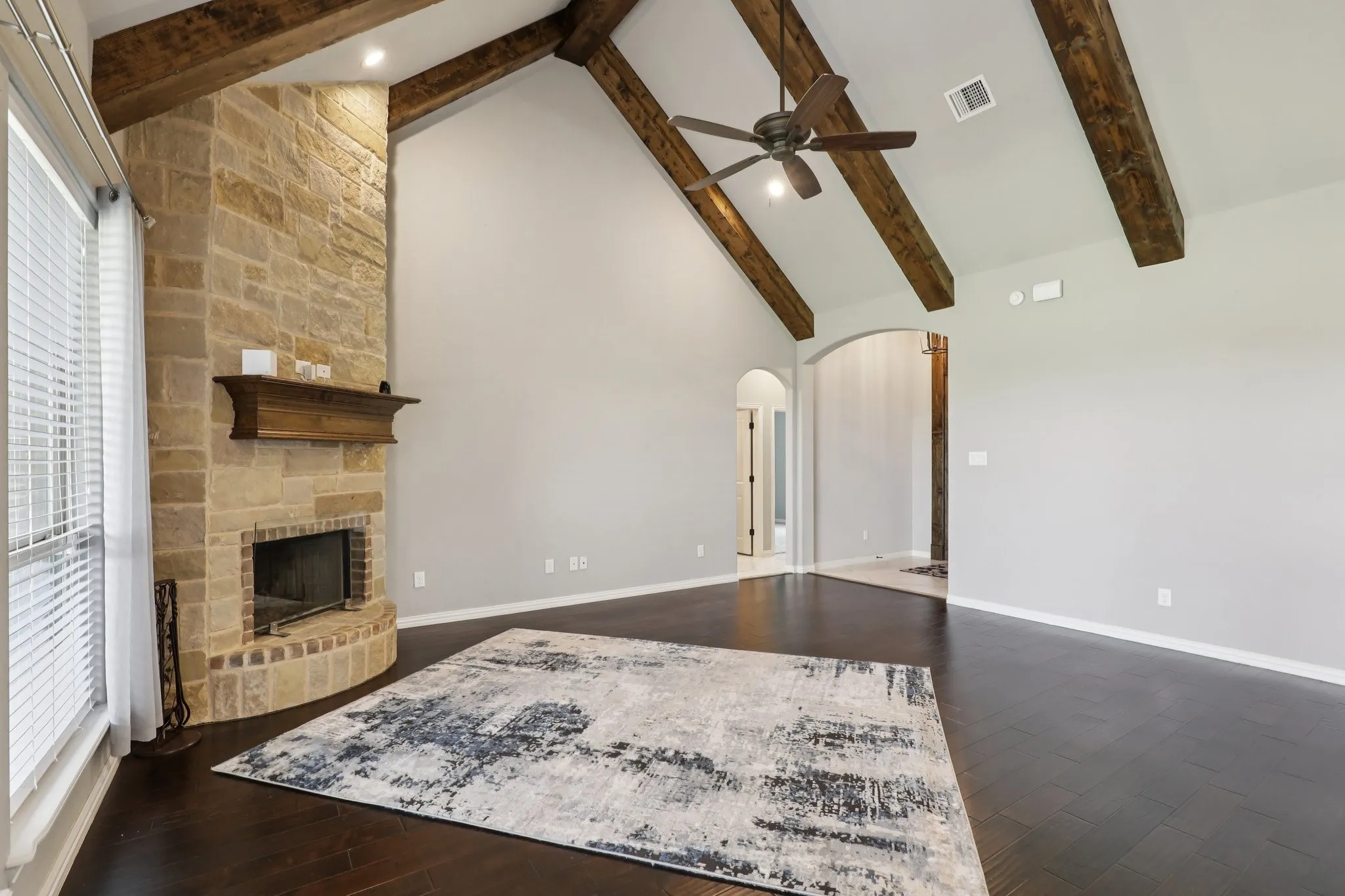Single Family Residence For Sale in Parker County , 1020 Jesse James Lane, Springtown, Texas 76082, 4 Bedroom, 2 Bathroom, 3 Garage spaces, 2,535 Sqft, built in 2018, Preowned, mls#21230511, Real Estate Agent in Springtown, Homes For Sale in Parker county, Homes For Sale in Springtown, Realtor in Springtown Texas, Real Estate Brokerage Independent Realty Texas, Luminita Cordes Realtor
