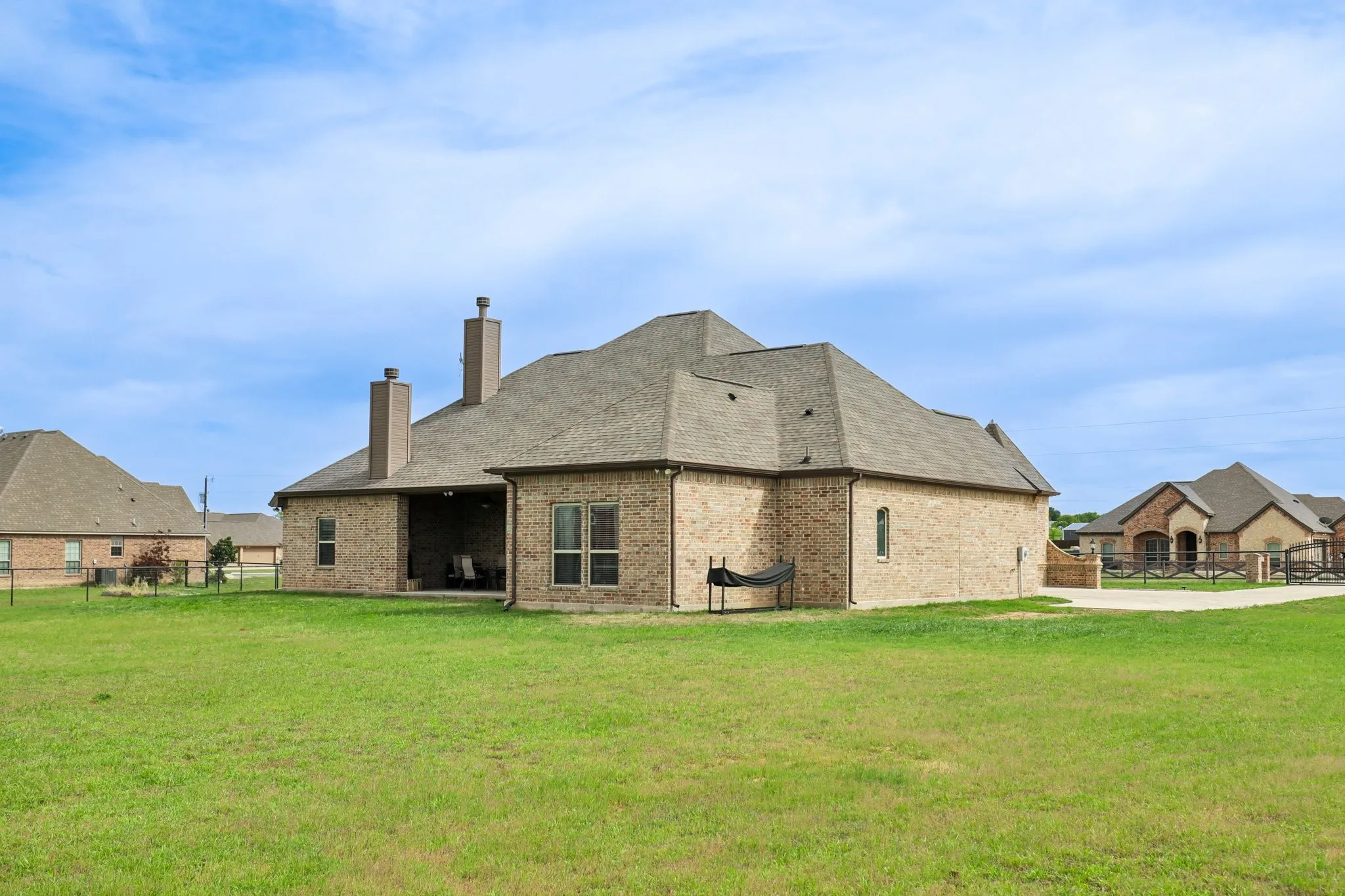Single Family Residence For Sale in Parker County , 1020 Jesse James Lane, Springtown, Texas 76082, 4 Bedroom, 2 Bathroom, 3 Garage spaces, 2,535 Sqft, built in 2018, Preowned, mls#21230511, Real Estate Agent in Springtown, Homes For Sale in Parker county, Homes For Sale in Springtown, Realtor in Springtown Texas, Real Estate Brokerage Independent Realty Texas, Luminita Cordes Realtor