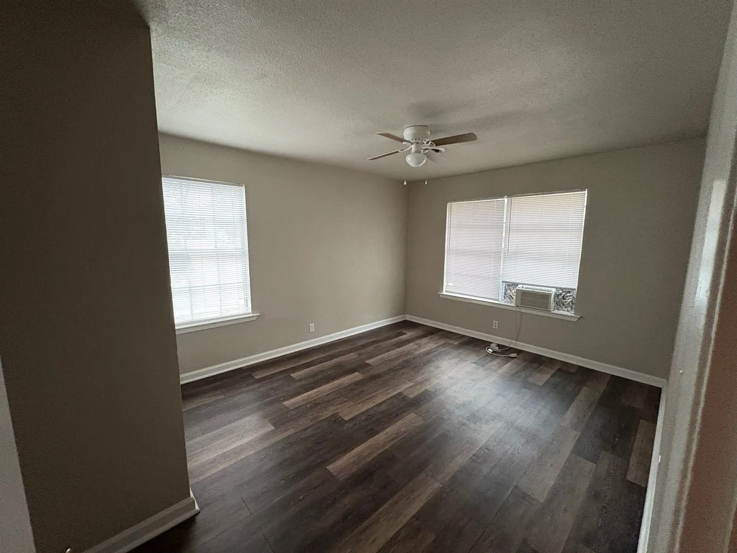 Apartment For Rent in Denton County , 618 W Sycamore Street, Denton, Texas 76201, 2 Bedroom, 1 Bathroom, Garage spaces, 820 Sqft, built in 1971, mls#21233296, Real Estate Agent in Denton, Homes For Rent in Denton county, Homes For Rent in Denton, Realtor in Denton Texas, Real Estate Brokerage Independent Realty Texas, Luminita Cordes Realtor