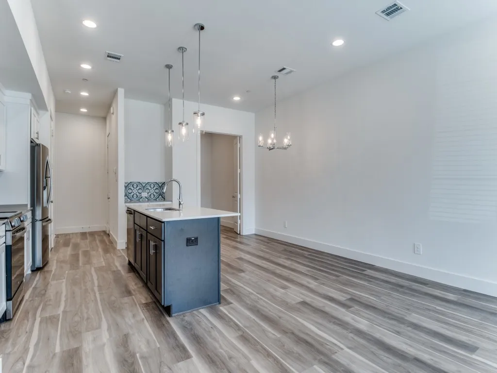 Townhouse For Rent in Collin County , 804 Eaglescliffe Landing, Wylie, Texas 75098, 3 Bedroom, 3 Bathroom, 2 Garage spaces, 1,898 Sqft, built in 2021, mls#21233297, Real Estate Agent in Wylie, Homes For Rent in Collin county, Homes For Rent in Wylie, Realtor in Wylie Texas, Real Estate Brokerage Independent Realty Texas, Luminita Cordes Realtor