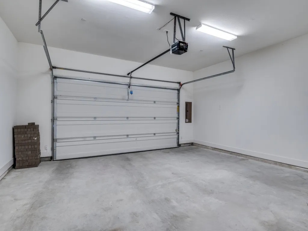 Townhouse For Rent in Collin County , 804 Eaglescliffe Landing, Wylie, Texas 75098, 3 Bedroom, 3 Bathroom, 2 Garage spaces, 1,898 Sqft, built in 2021, mls#21233297, Real Estate Agent in Wylie, Homes For Rent in Collin county, Homes For Rent in Wylie, Realtor in Wylie Texas, Real Estate Brokerage Independent Realty Texas, Luminita Cordes Realtor