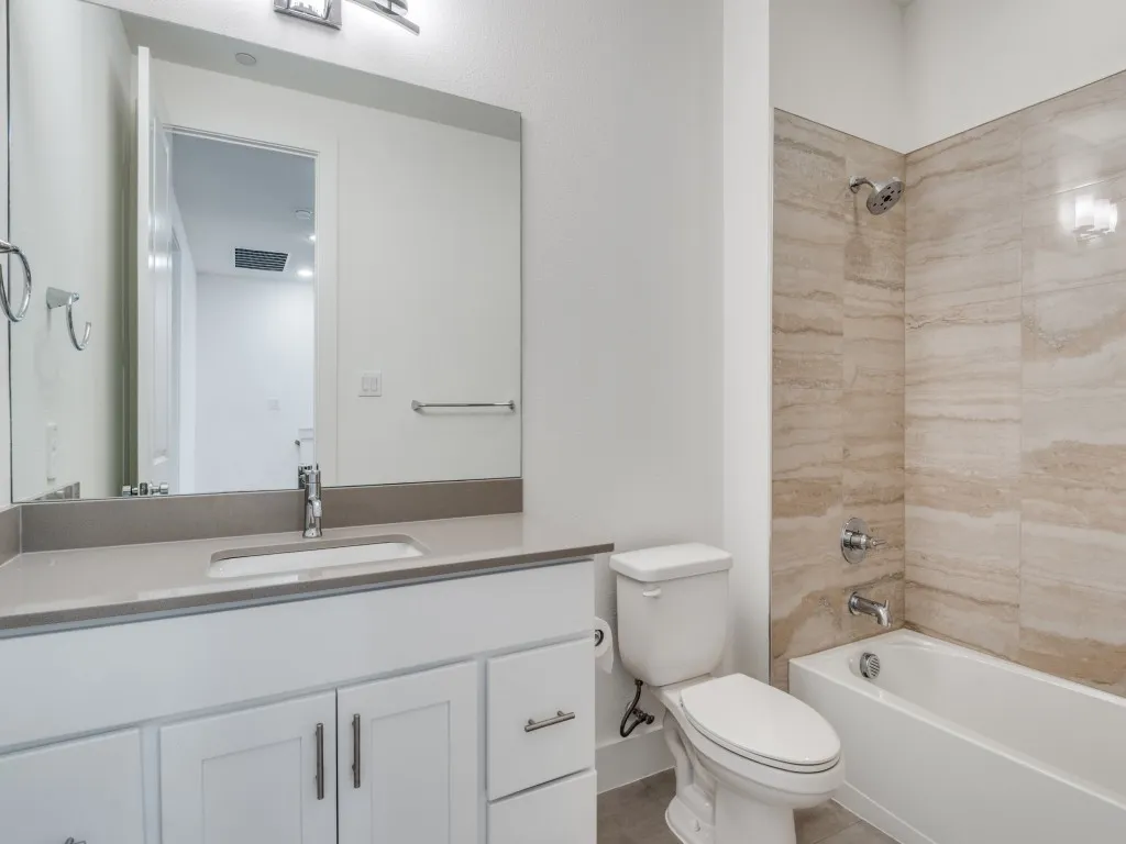 Full guest bath