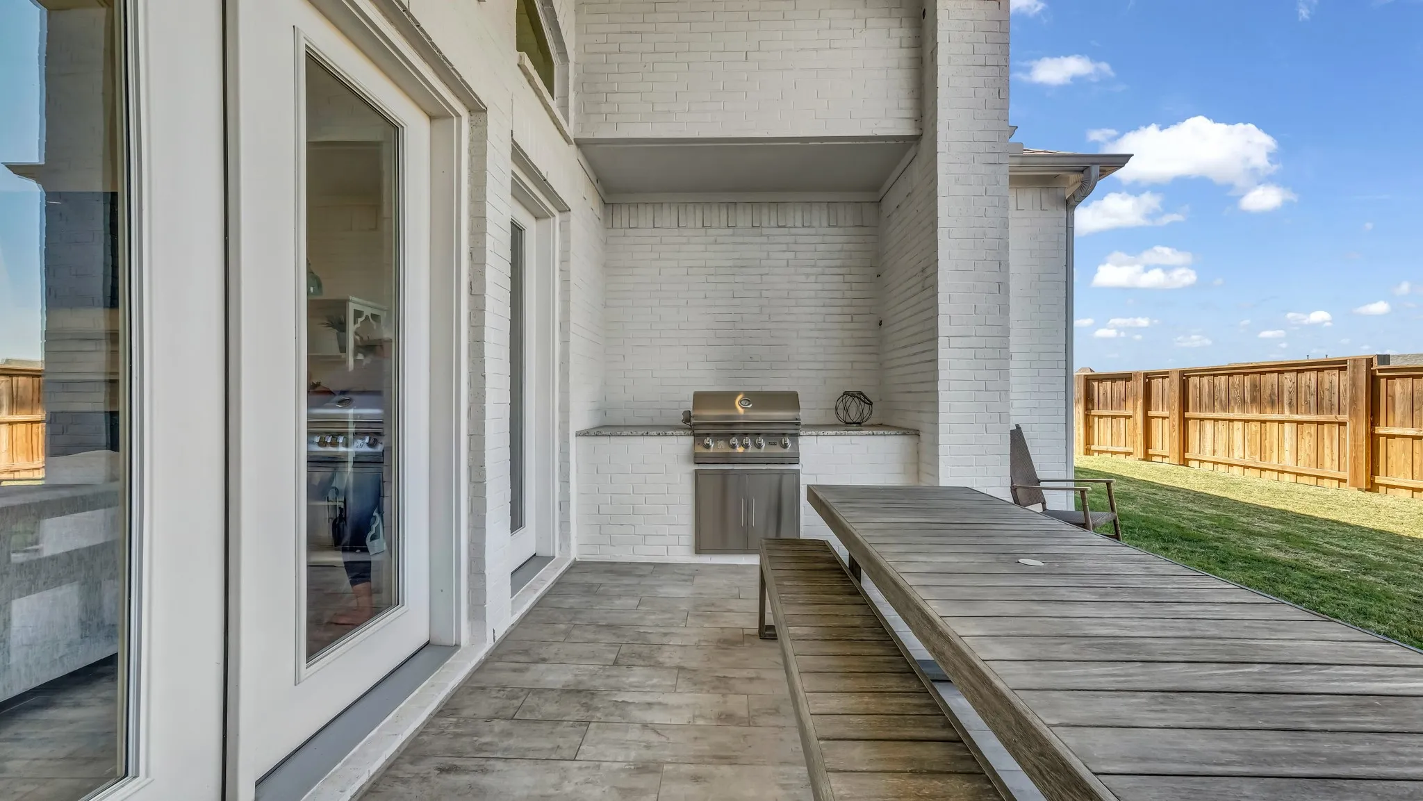 Single Family Residence For Sale in Parker County , 1709 Roundtree Circle E, Fort Worth, Texas 76008, 4 Bedrooms, 5 Bathrooms, 2 Garage spaces, 3,947 Sqft, built in 2019, Preowned, Price $885,000, mls#21228912, Real Estate Agent in Fort Worth, Homes For Sale in Parker county, Homes For Sale in Fort Worth, Realtor in Fort Worth Texas, Real Estate Brokerage Independent Realty Texas, Luminita Cordes Realtor