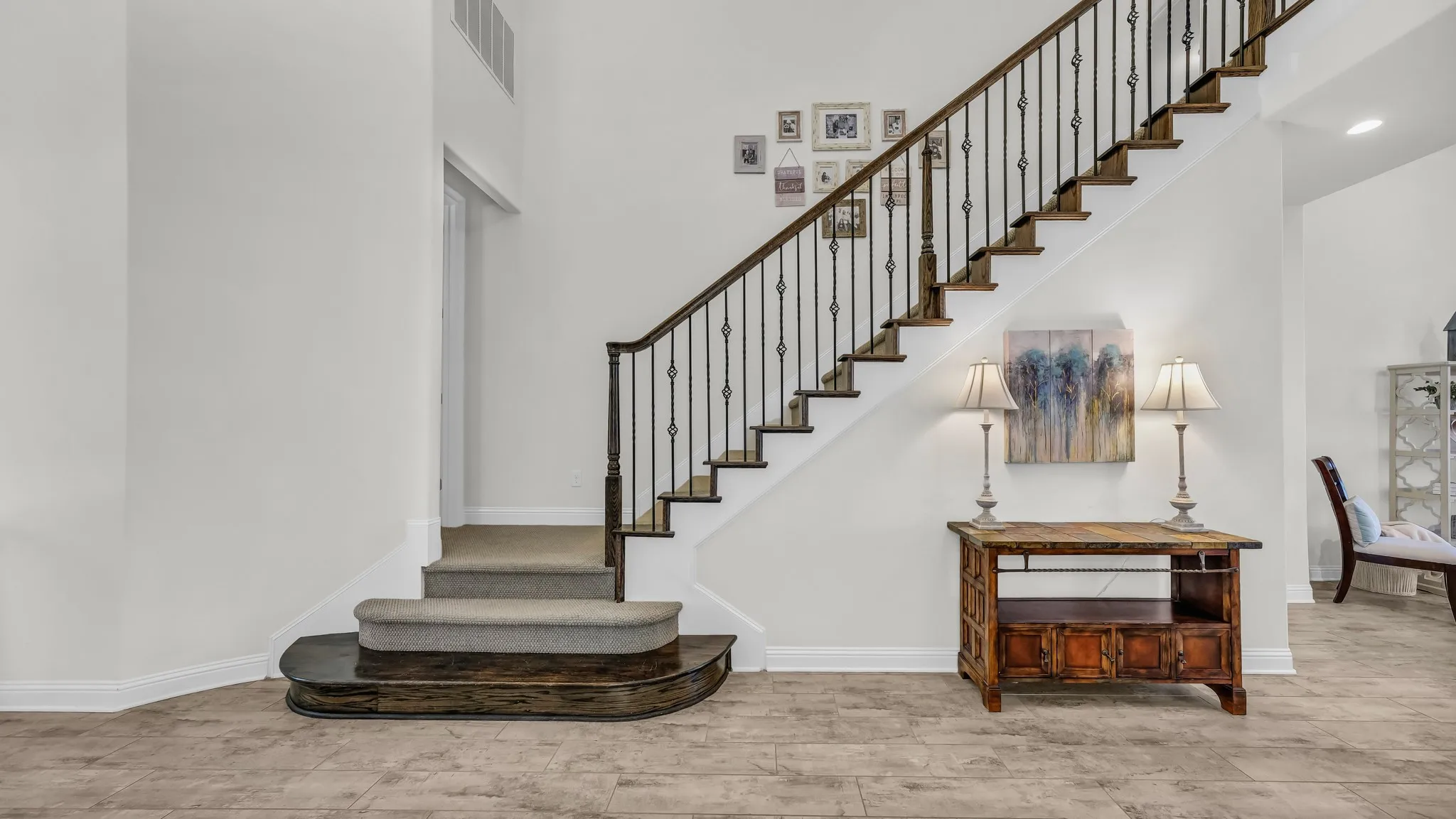 Single Family Residence For Sale in Parker County , 1709 Roundtree Circle E, Fort Worth, Texas 76008, 4 Bedrooms, 5 Bathrooms, 2 Garage spaces, 3,947 Sqft, built in 2019, Preowned, Price $885,000, mls#21228912, Real Estate Agent in Fort Worth, Homes For Sale in Parker county, Homes For Sale in Fort Worth, Realtor in Fort Worth Texas, Real Estate Brokerage Independent Realty Texas, Luminita Cordes Realtor