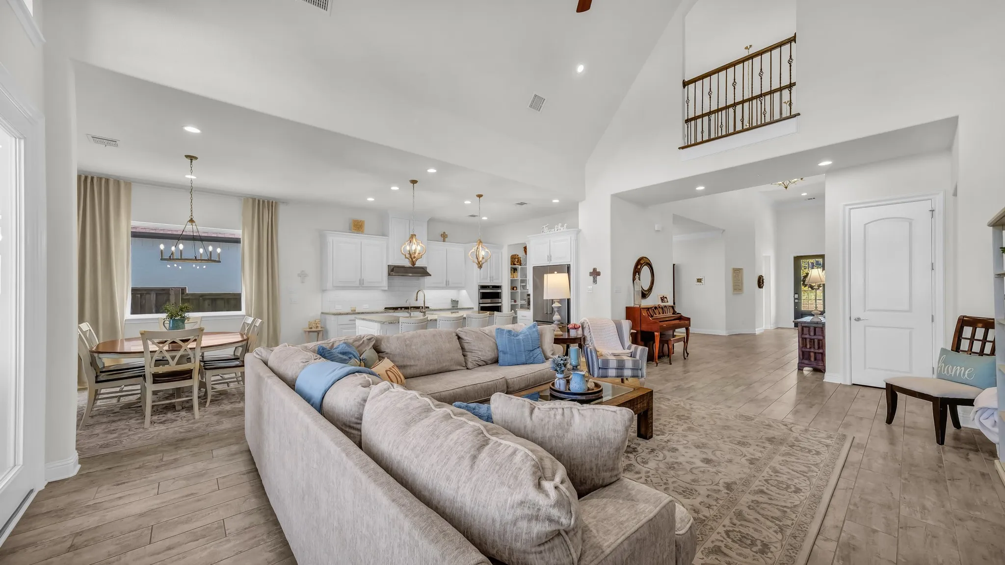 Single Family Residence For Sale in Parker County , 1709 Roundtree Circle E, Fort Worth, Texas 76008, 4 Bedrooms, 5 Bathrooms, 2 Garage spaces, 3,947 Sqft, built in 2019, Preowned, Price $885,000, mls#21228912, Real Estate Agent in Fort Worth, Homes For Sale in Parker county, Homes For Sale in Fort Worth, Realtor in Fort Worth Texas, Real Estate Brokerage Independent Realty Texas, Luminita Cordes Realtor