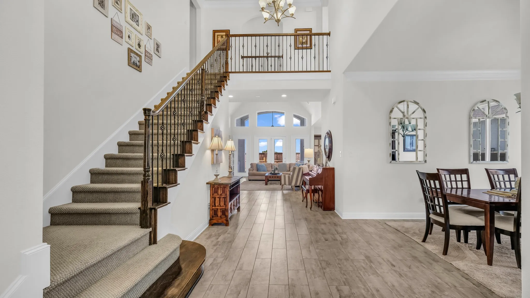 Single Family Residence For Sale in Parker County , 1709 Roundtree Circle E, Fort Worth, Texas 76008, 4 Bedrooms, 5 Bathrooms, 2 Garage spaces, 3,947 Sqft, built in 2019, Preowned, Price $885,000, mls#21228912, Real Estate Agent in Fort Worth, Homes For Sale in Parker county, Homes For Sale in Fort Worth, Realtor in Fort Worth Texas, Real Estate Brokerage Independent Realty Texas, Luminita Cordes Realtor