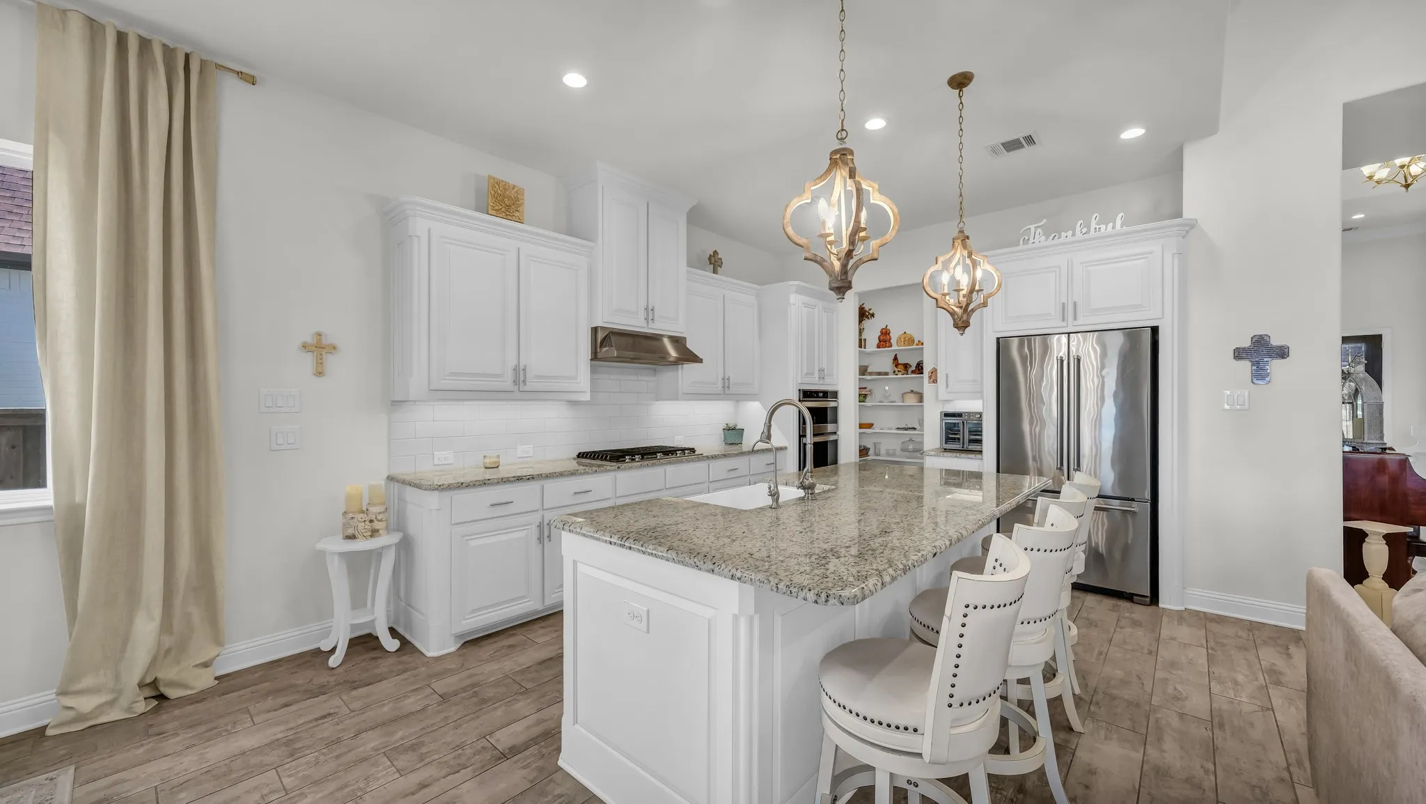 Single Family Residence For Sale in Parker County , 1709 Roundtree Circle E, Fort Worth, Texas 76008, 4 Bedrooms, 5 Bathrooms, 2 Garage spaces, 3,947 Sqft, built in 2019, Preowned, Price $885,000, mls#21228912, Real Estate Agent in Fort Worth, Homes For Sale in Parker county, Homes For Sale in Fort Worth, Realtor in Fort Worth Texas, Real Estate Brokerage Independent Realty Texas, Luminita Cordes Realtor