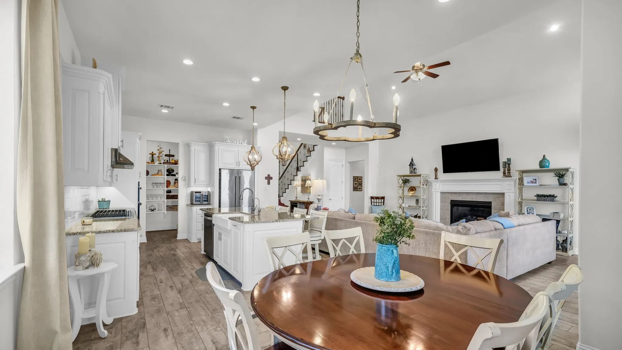 Single Family Residence For Sale in Parker County , 1709 Roundtree Circle E, Fort Worth, Texas 76008, 4 Bedrooms, 5 Bathrooms, 2 Garage spaces, 3,947 Sqft, built in 2019, Preowned, Price $885,000, mls#21228912, Real Estate Agent in Fort Worth, Homes For Sale in Parker county, Homes For Sale in Fort Worth, Realtor in Fort Worth Texas, Real Estate Brokerage Independent Realty Texas, Luminita Cordes Realtor