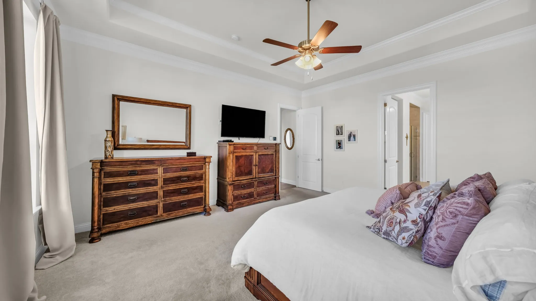 Single Family Residence For Sale in Parker County , 1709 Roundtree Circle E, Fort Worth, Texas 76008, 4 Bedrooms, 5 Bathrooms, 2 Garage spaces, 3,947 Sqft, built in 2019, Preowned, Price $885,000, mls#21228912, Real Estate Agent in Fort Worth, Homes For Sale in Parker county, Homes For Sale in Fort Worth, Realtor in Fort Worth Texas, Real Estate Brokerage Independent Realty Texas, Luminita Cordes Realtor