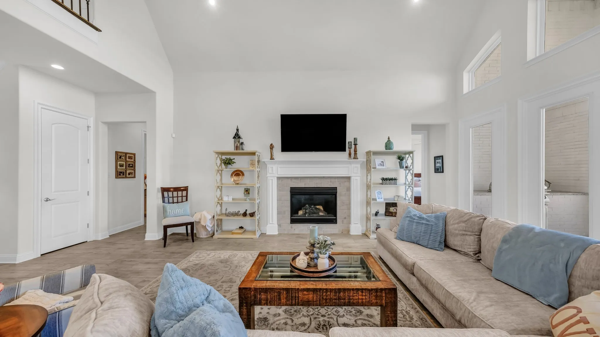 Single Family Residence For Sale in Parker County , 1709 Roundtree Circle E, Fort Worth, Texas 76008, 4 Bedrooms, 5 Bathrooms, 2 Garage spaces, 3,947 Sqft, built in 2019, Preowned, Price $885,000, mls#21228912, Real Estate Agent in Fort Worth, Homes For Sale in Parker county, Homes For Sale in Fort Worth, Realtor in Fort Worth Texas, Real Estate Brokerage Independent Realty Texas, Luminita Cordes Realtor