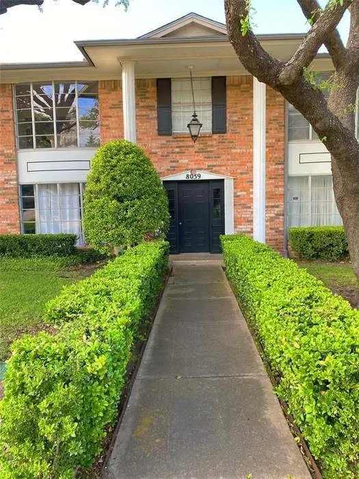 Condominium For Sale in Dallas County , 8057 Meadow Road 202, Dallas, Texas 75231, 2 Bedrooms, 3 Bathrooms, Garage spaces, 1,433 Sqft, built in 1969, Preowned, Price $249,000, mls#21232221, Real Estate Agent in Dallas, Homes For Sale in Dallas county, Homes For Sale in Dallas, Realtor in Dallas Texas, Real Estate Brokerage Independent Realty Texas, Luminita Cordes Realtor