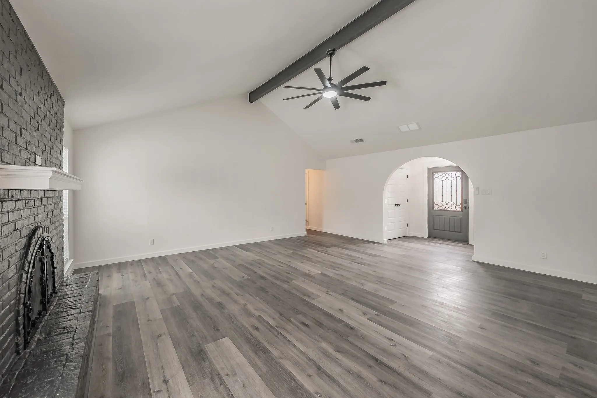 Single Family Residence For Sale in Tarrant County , 8409 Glenann Drive, North Richland Hills, Texas 76182, 3 Bedroom, 2 Bathroom, 2 Garage spaces, 1,739 Sqft, built in 1973, mls#21233340, Real Estate Agent in North Richland Hills, Homes For Sale in Tarrant county, Homes For Sale in North Richland Hills, Realtor in North Richland Hills Texas, Real Estate Brokerage Independent Realty Texas, Luminita Cordes Realtor