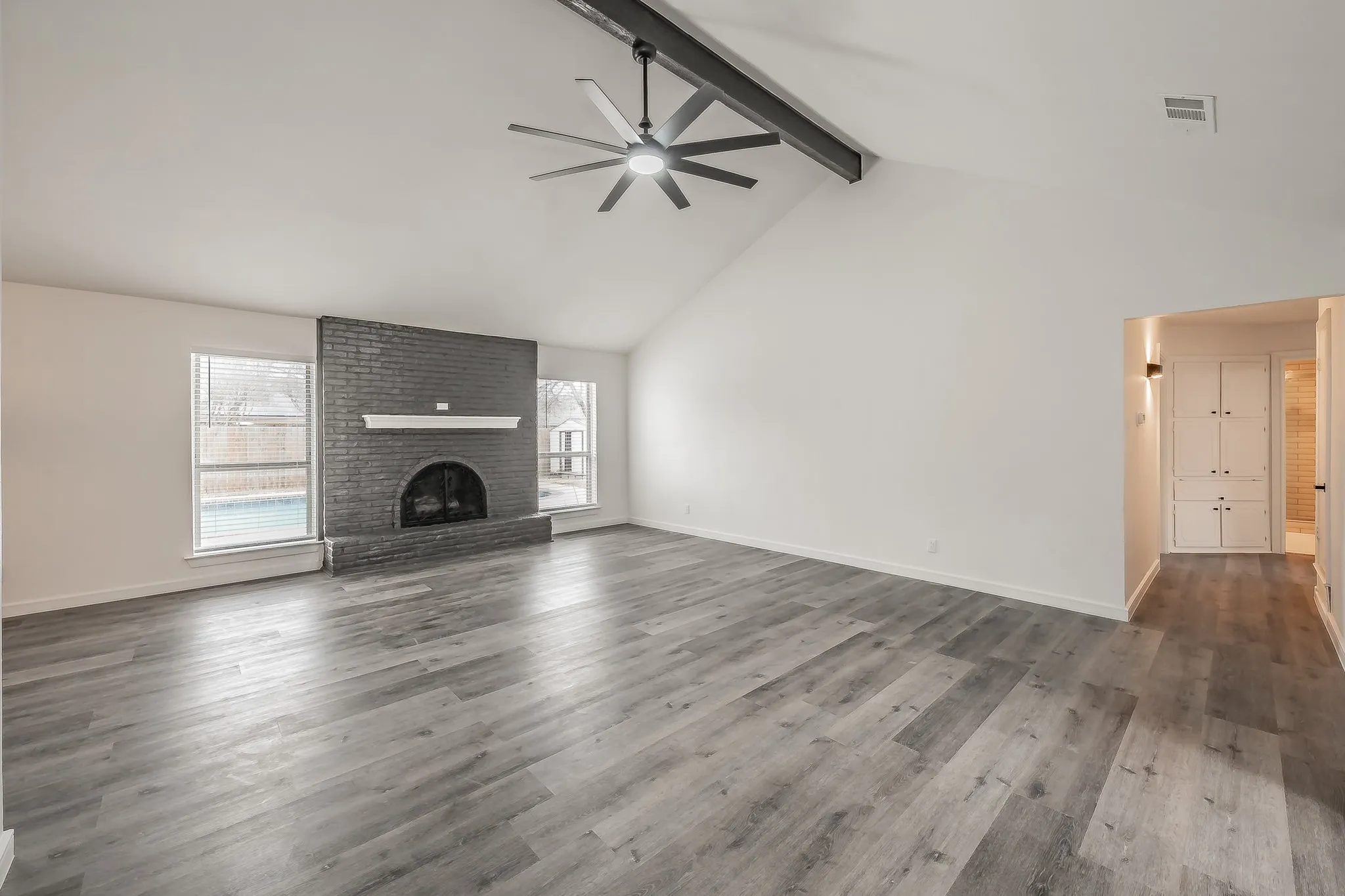Single Family Residence For Sale in Tarrant County , 8409 Glenann Drive, North Richland Hills, Texas 76182, 3 Bedroom, 2 Bathroom, 2 Garage spaces, 1,739 Sqft, built in 1973, mls#21233340, Real Estate Agent in North Richland Hills, Homes For Sale in Tarrant county, Homes For Sale in North Richland Hills, Realtor in North Richland Hills Texas, Real Estate Brokerage Independent Realty Texas, Luminita Cordes Realtor