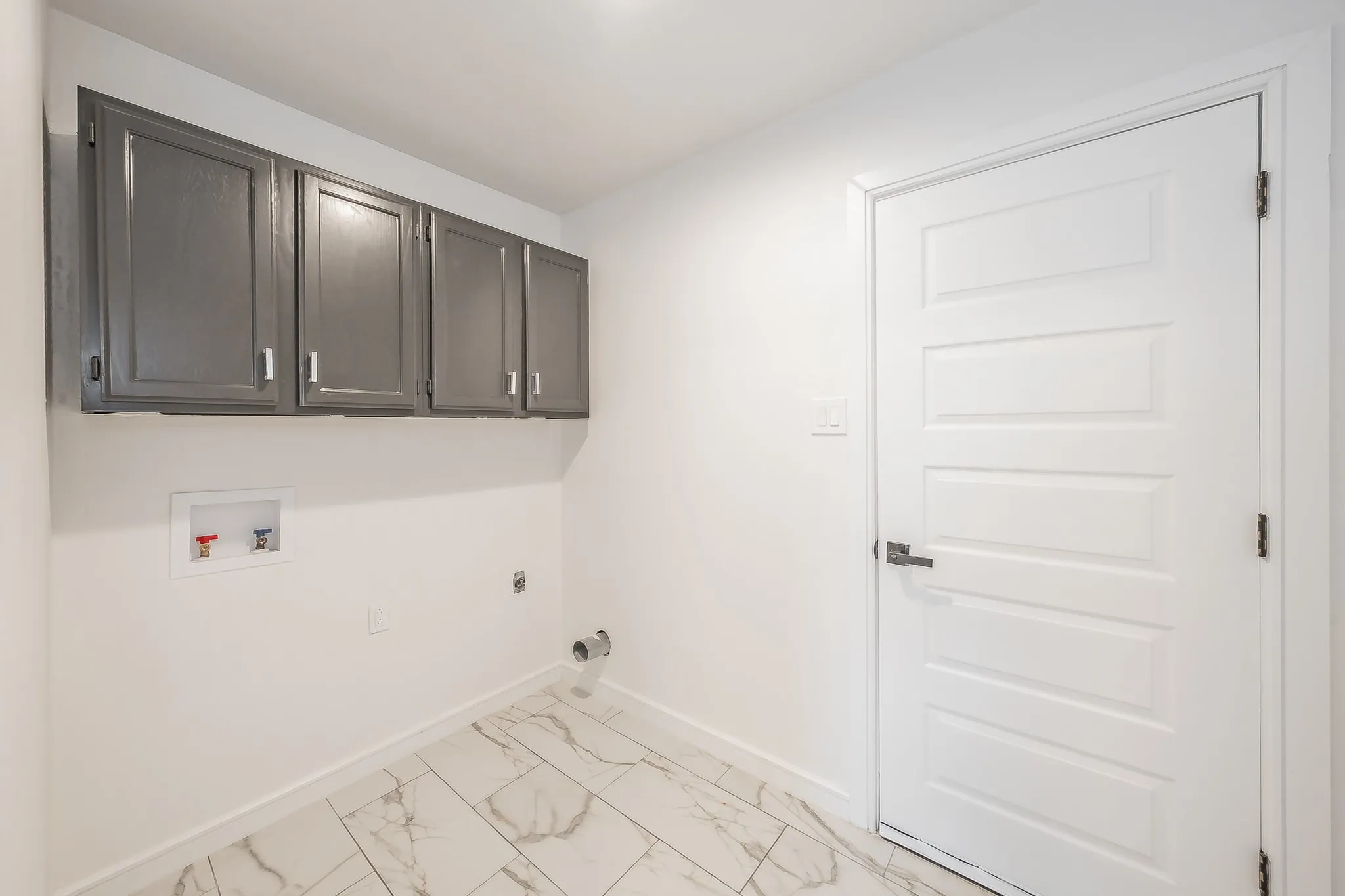 Single Family Residence For Sale in Tarrant County , 8409 Glenann Drive, North Richland Hills, Texas 76182, 3 Bedroom, 2 Bathroom, 2 Garage spaces, 1,739 Sqft, built in 1973, mls#21233340, Real Estate Agent in North Richland Hills, Homes For Sale in Tarrant county, Homes For Sale in North Richland Hills, Realtor in North Richland Hills Texas, Real Estate Brokerage Independent Realty Texas, Luminita Cordes Realtor