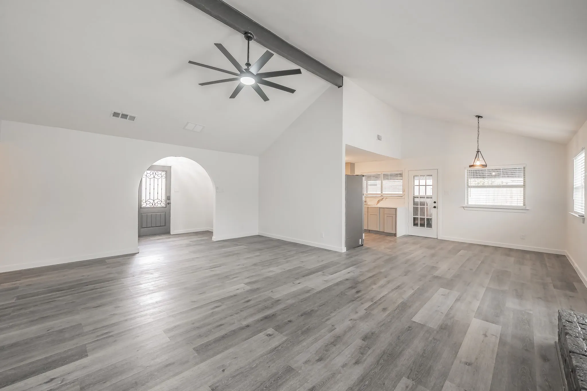 Single Family Residence For Sale in Tarrant County , 8409 Glenann Drive, North Richland Hills, Texas 76182, 3 Bedroom, 2 Bathroom, 2 Garage spaces, 1,739 Sqft, built in 1973, mls#21233340, Real Estate Agent in North Richland Hills, Homes For Sale in Tarrant county, Homes For Sale in North Richland Hills, Realtor in North Richland Hills Texas, Real Estate Brokerage Independent Realty Texas, Luminita Cordes Realtor